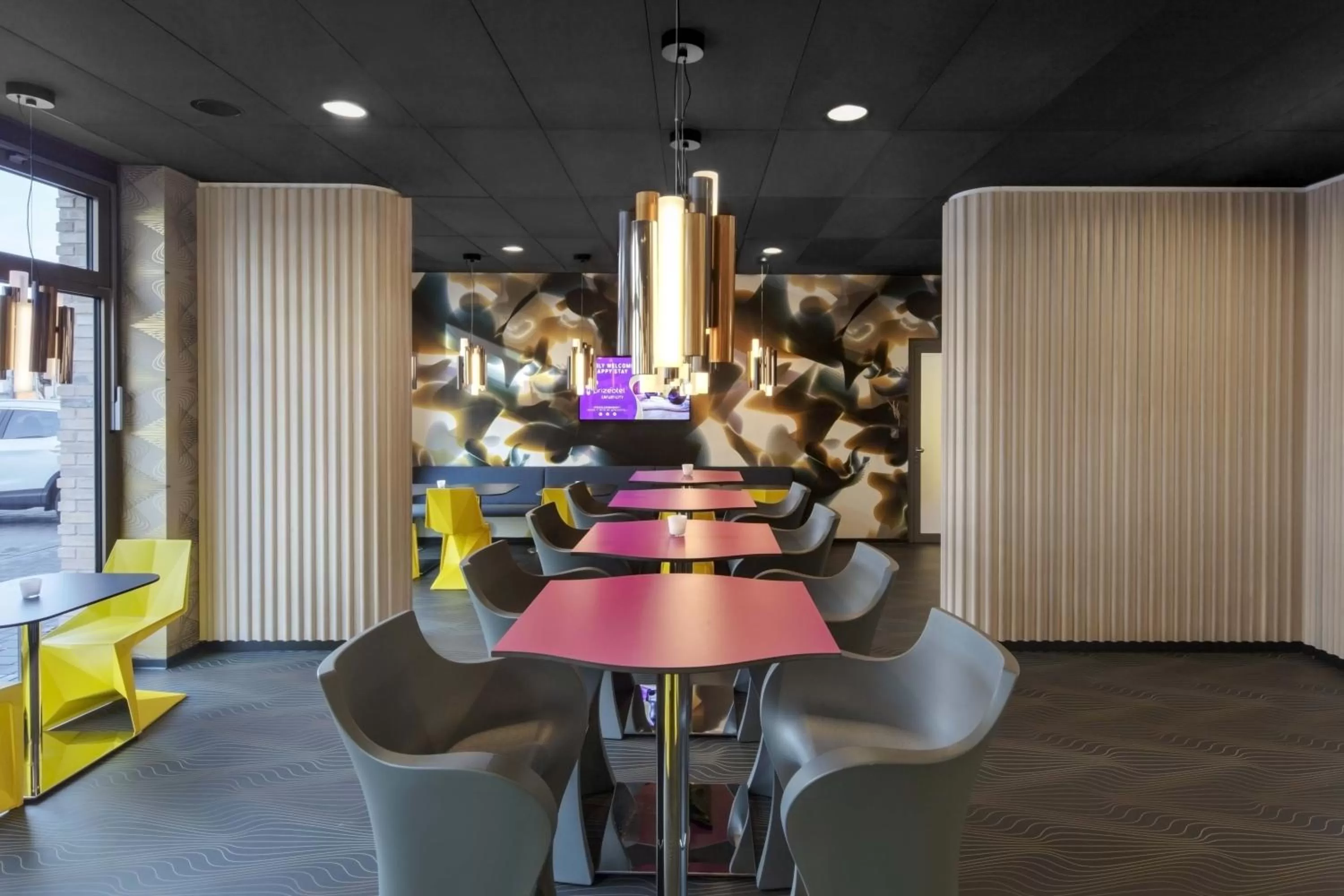 Communal lounge/ TV room in Prize by Radisson, Erfurt City