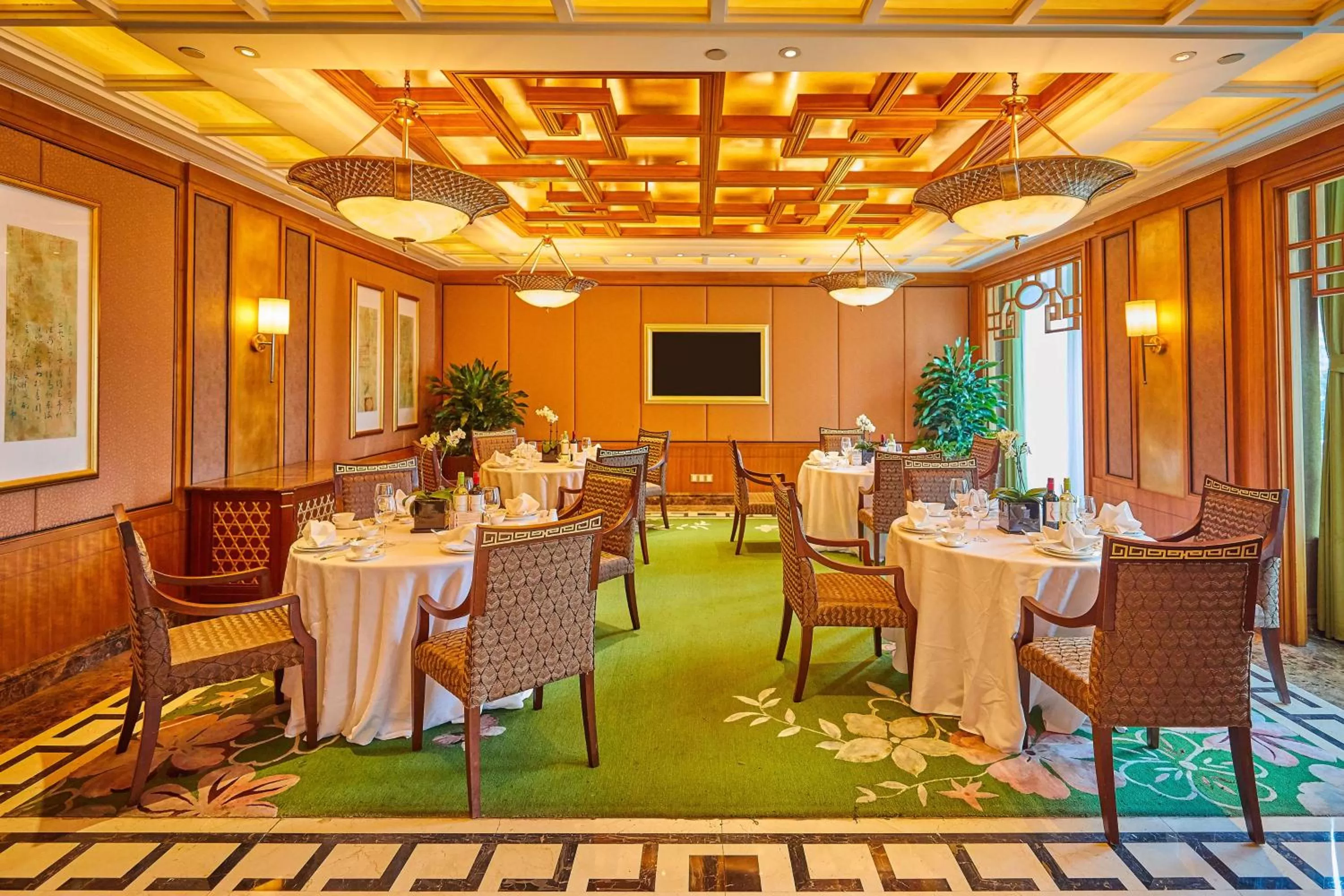 Restaurant/places to eat in Radisson Collection Hotel, Xing Guo Shanghai