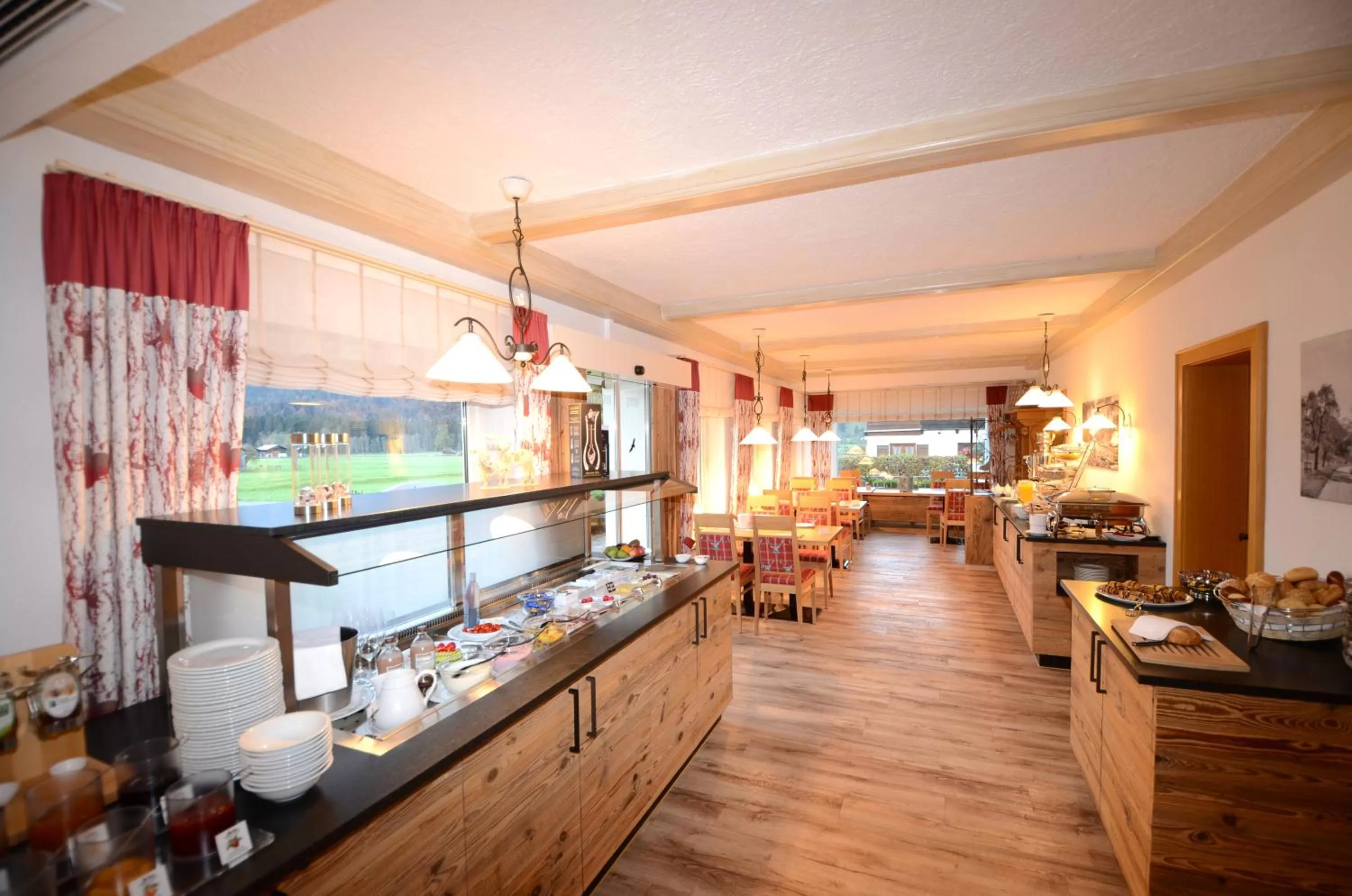 Restaurant/Places to Eat in Hotel Cafe Fuggerhof