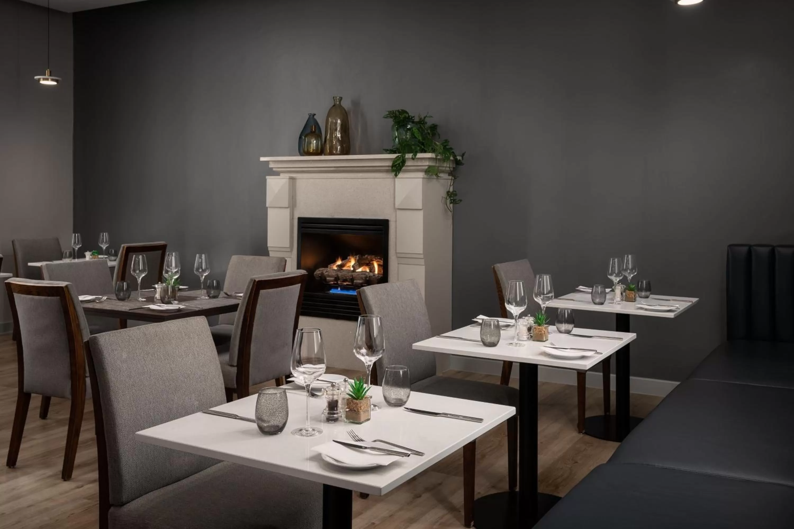 Restaurant/places to eat in Cape Town Marriott Hotel Crystal Towers