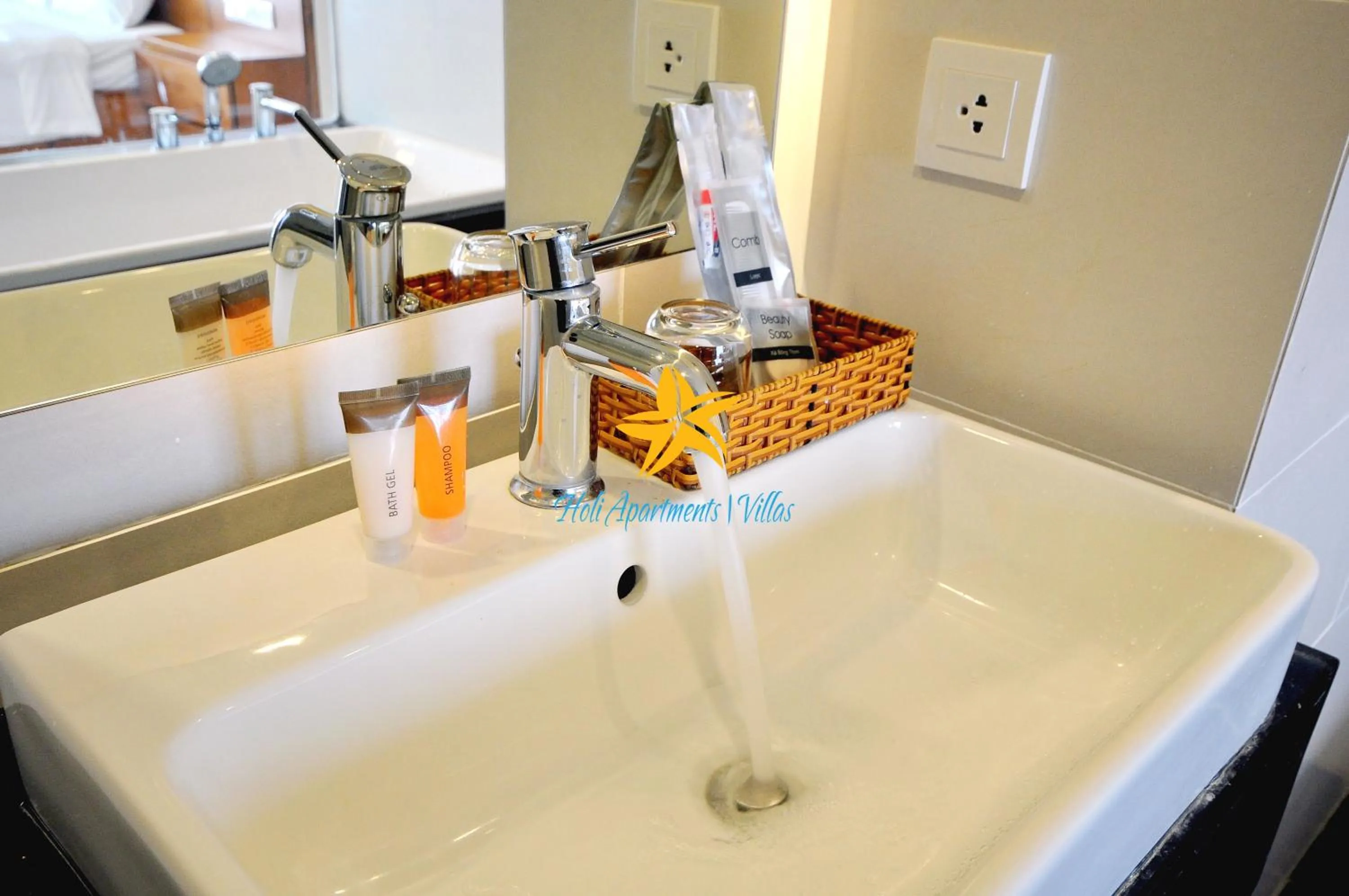 Holi Beach Hotel & Apartments