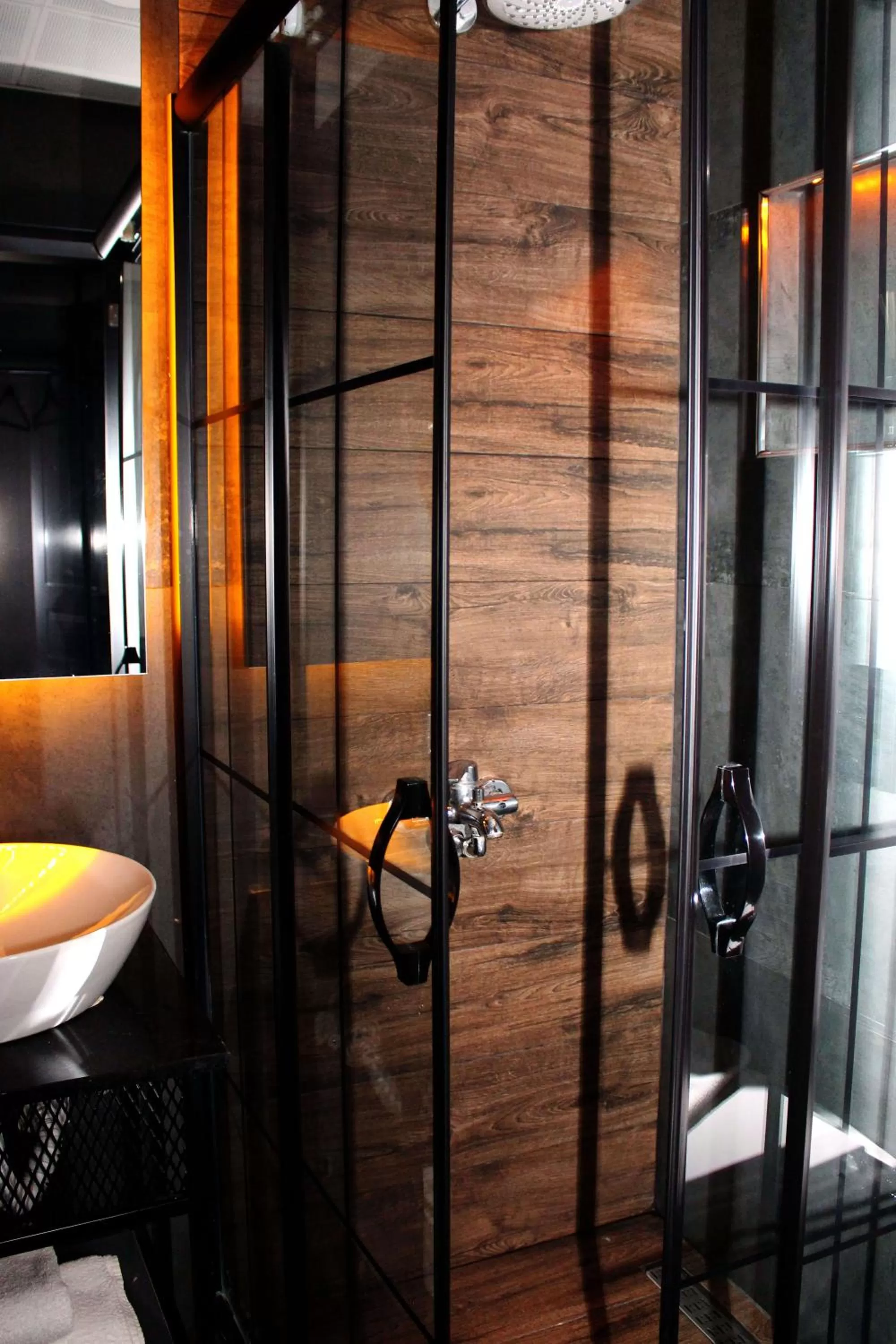 Shower in Istanbul Fair Hotel