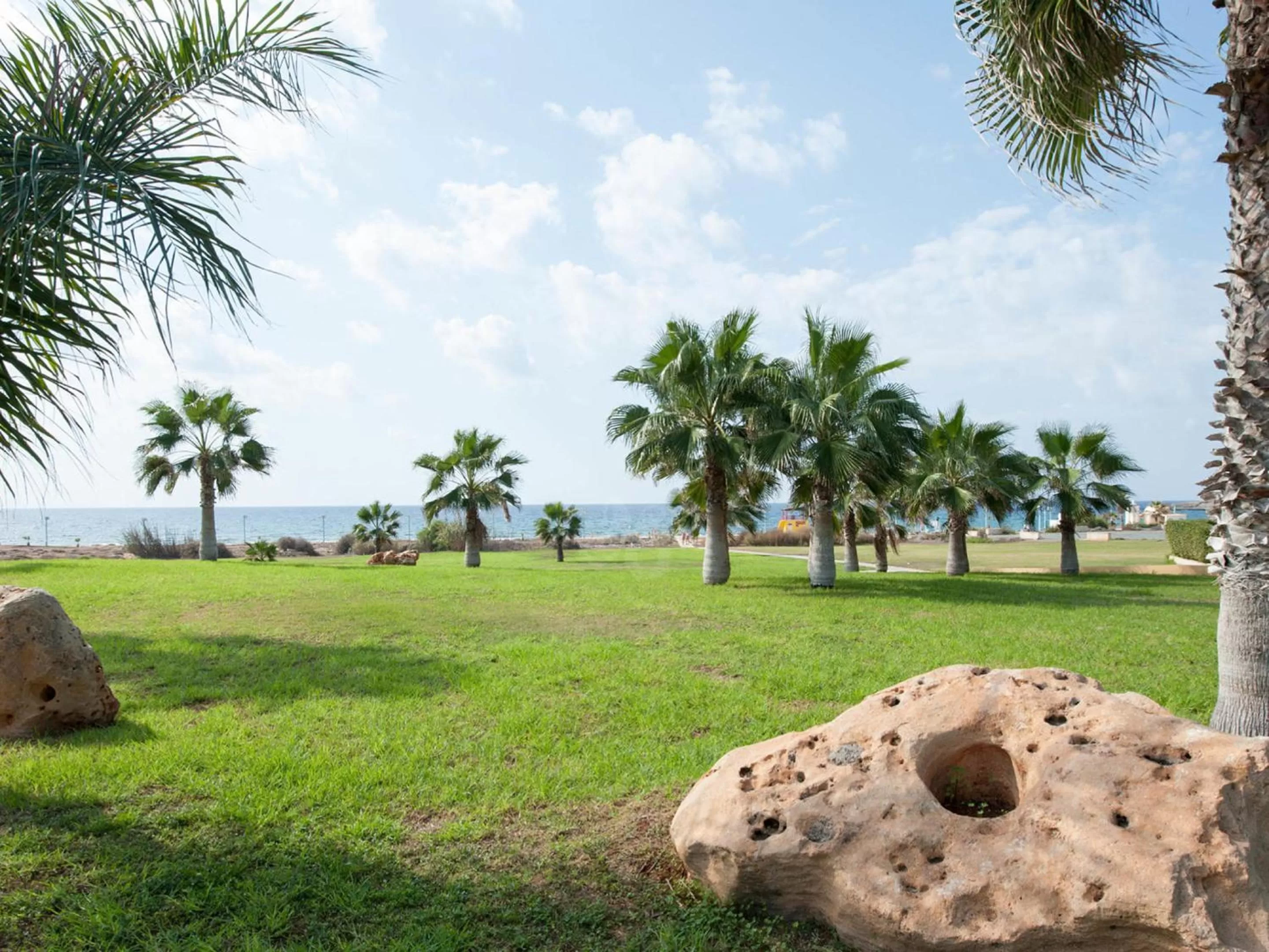 Garden in Nelia Sea Breeze