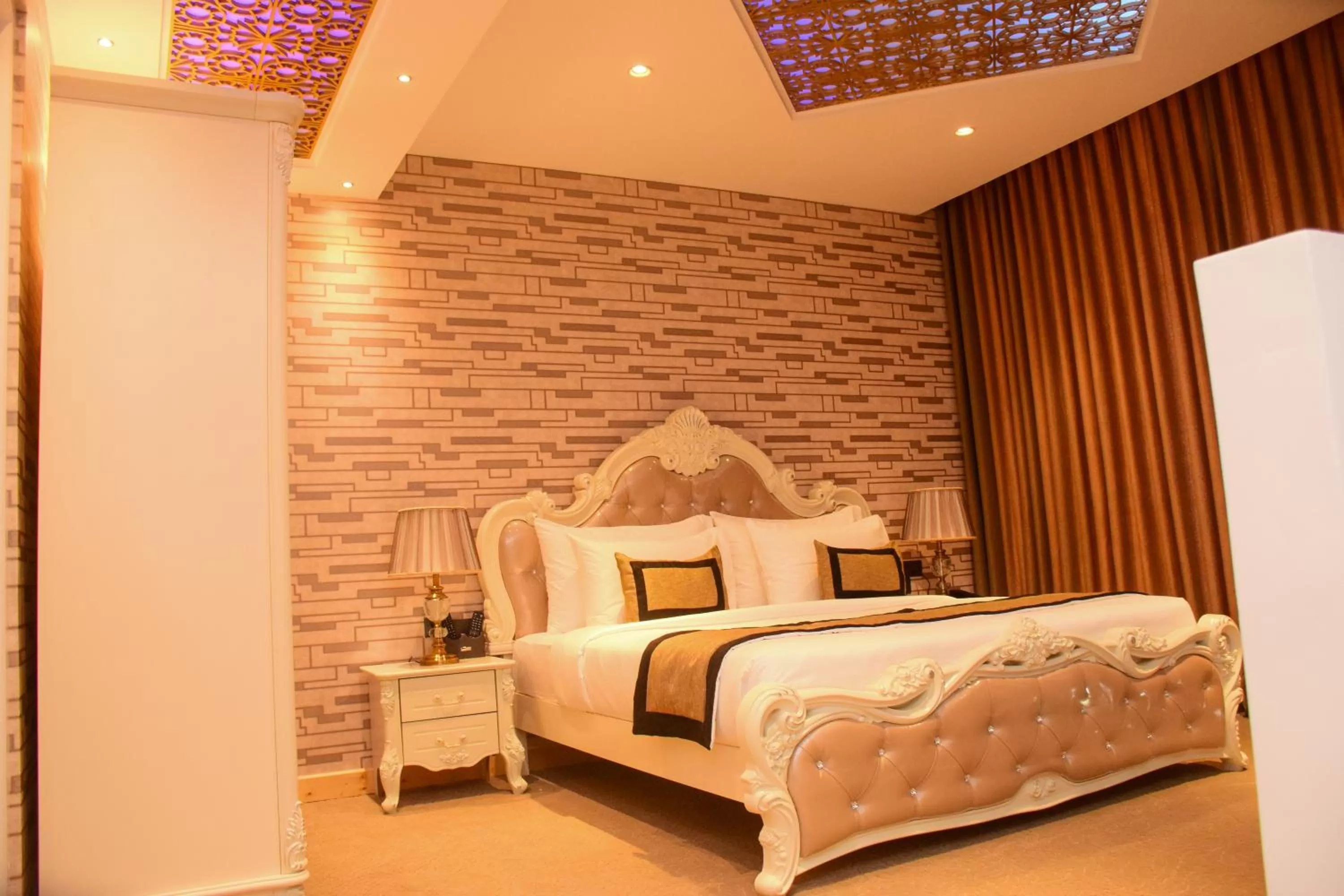 Bed in Ruvisha Beach Hotel