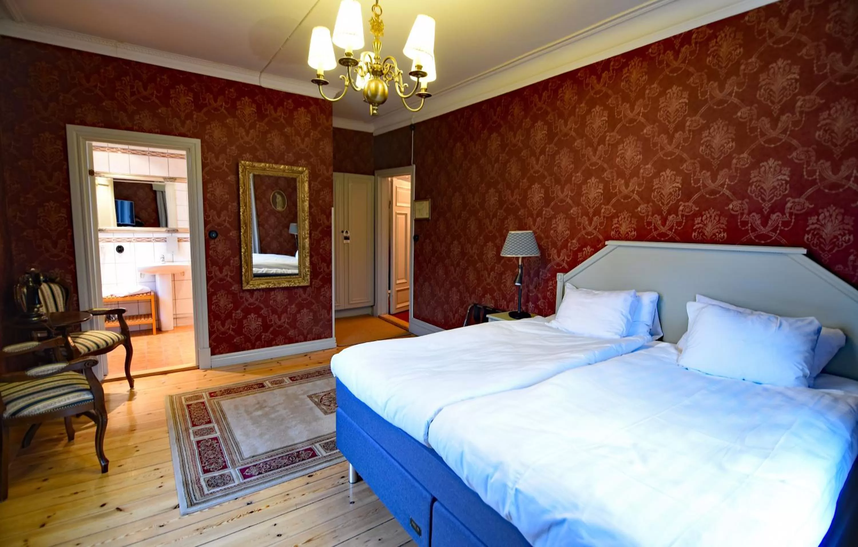 Bed in Park Hotel Linköping Fawlty Towers