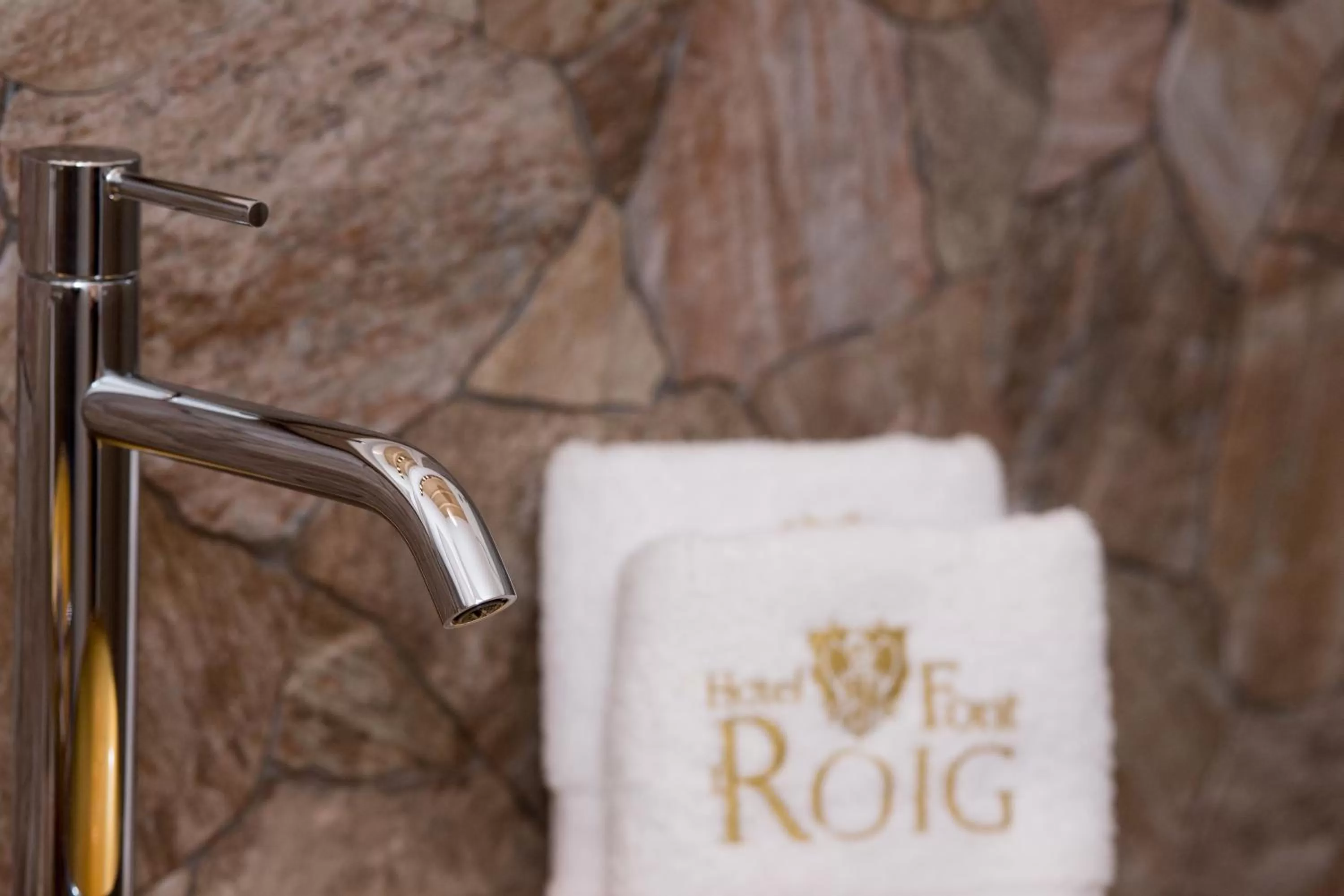 Decorative detail in Casa Font i Roig