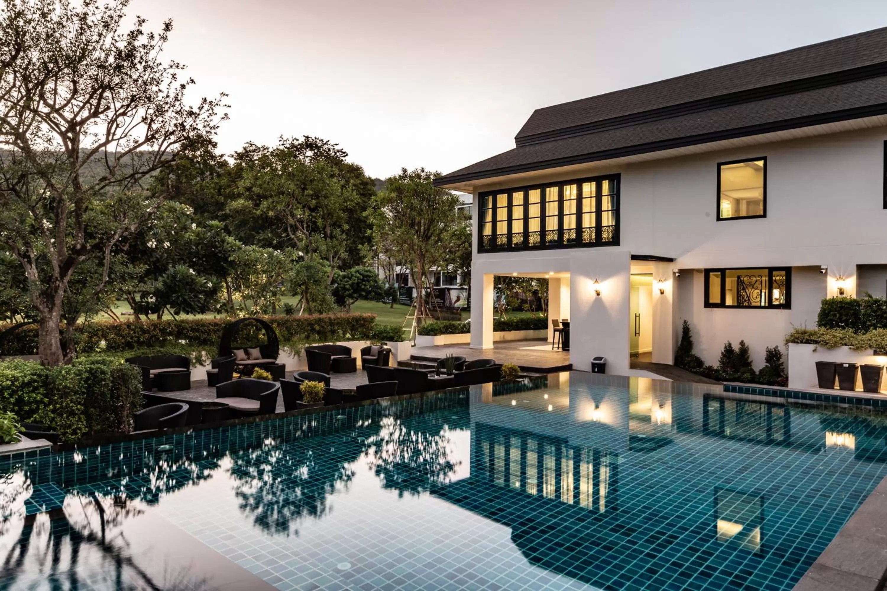 Swimming pool in Merchant Villa- SHA Extra Plus