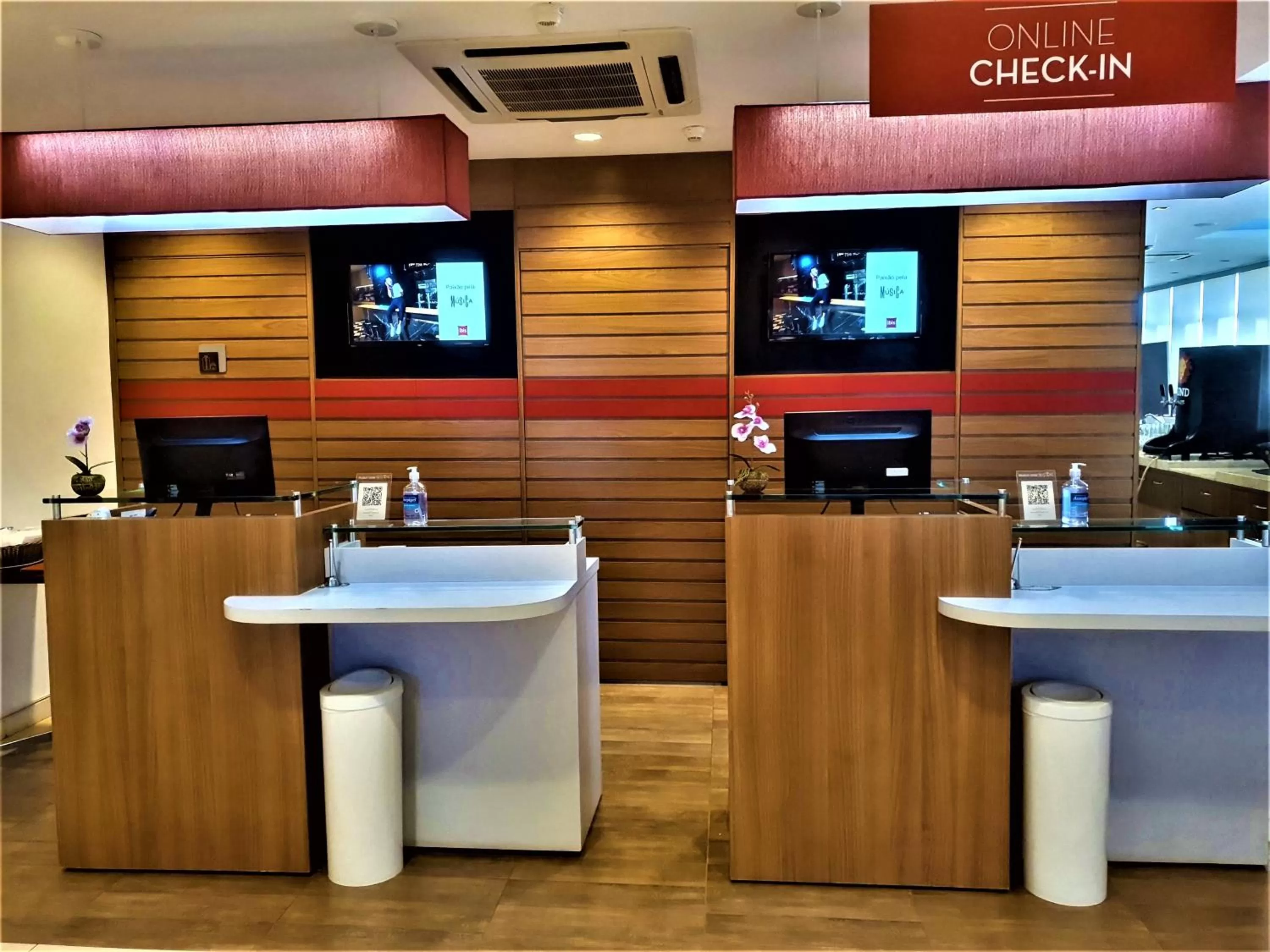 Lobby or reception in Ibis Sertaozinho
