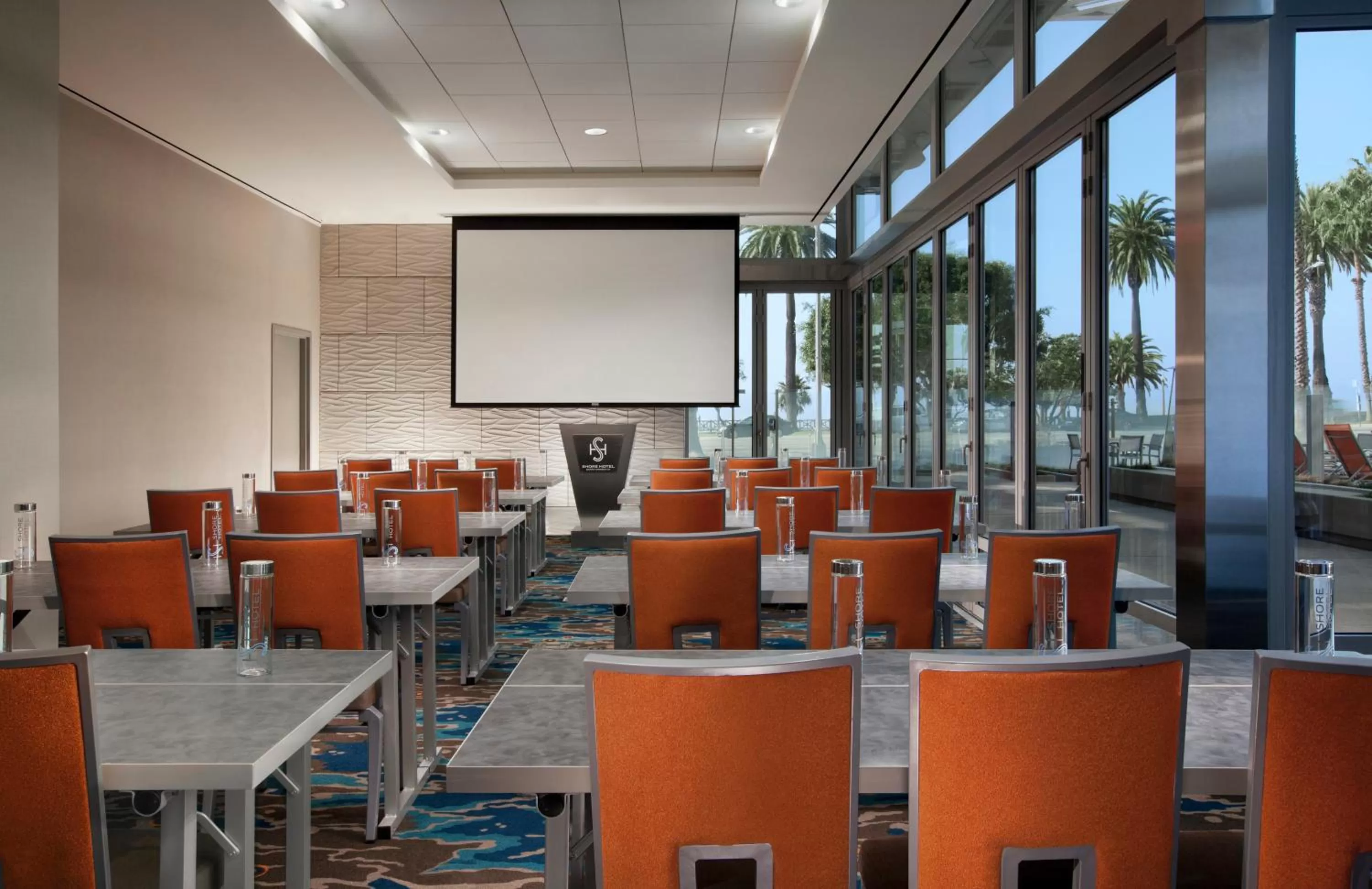 Business facilities in Shore Hotel