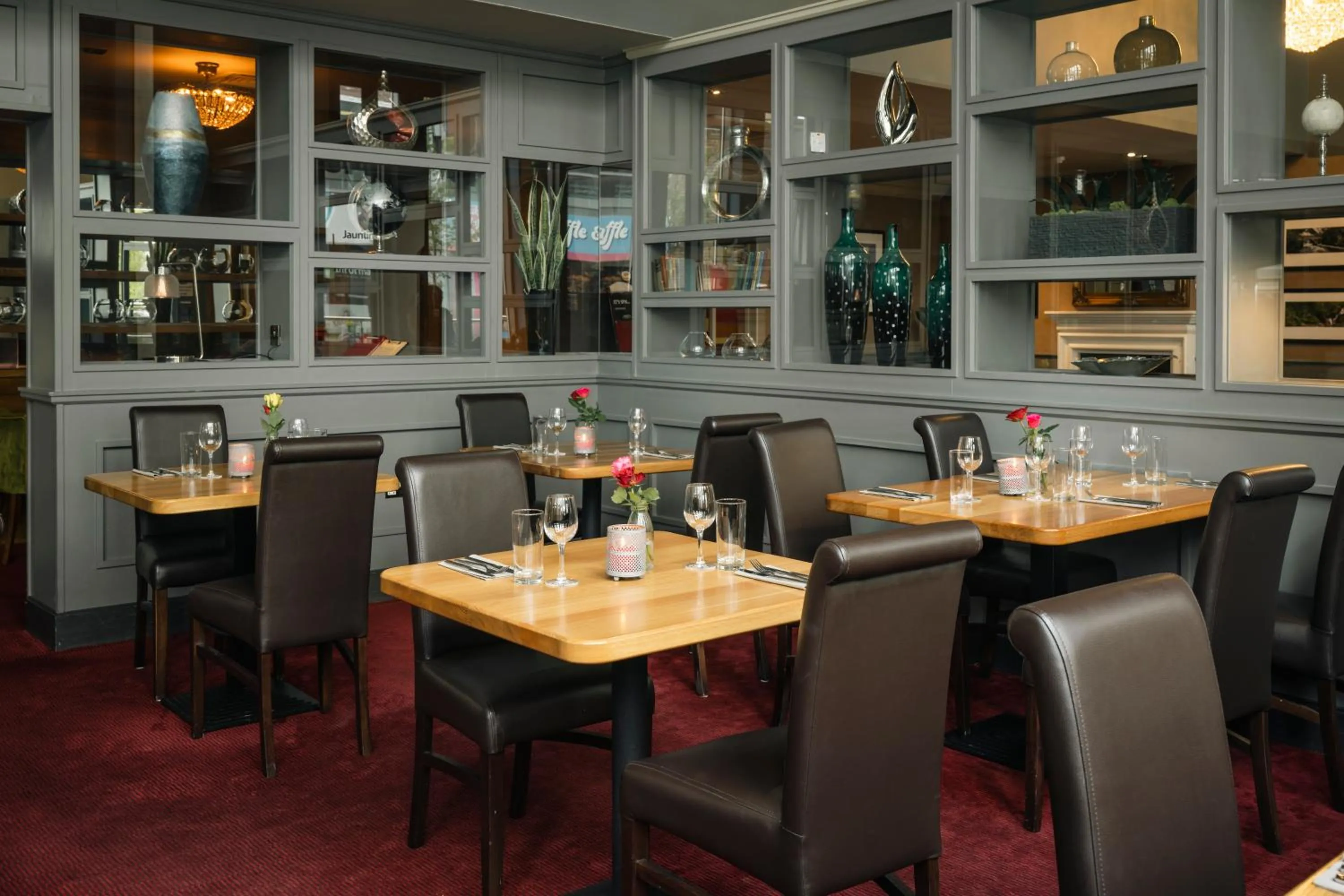 Restaurant/places to eat in Scott's Hotel