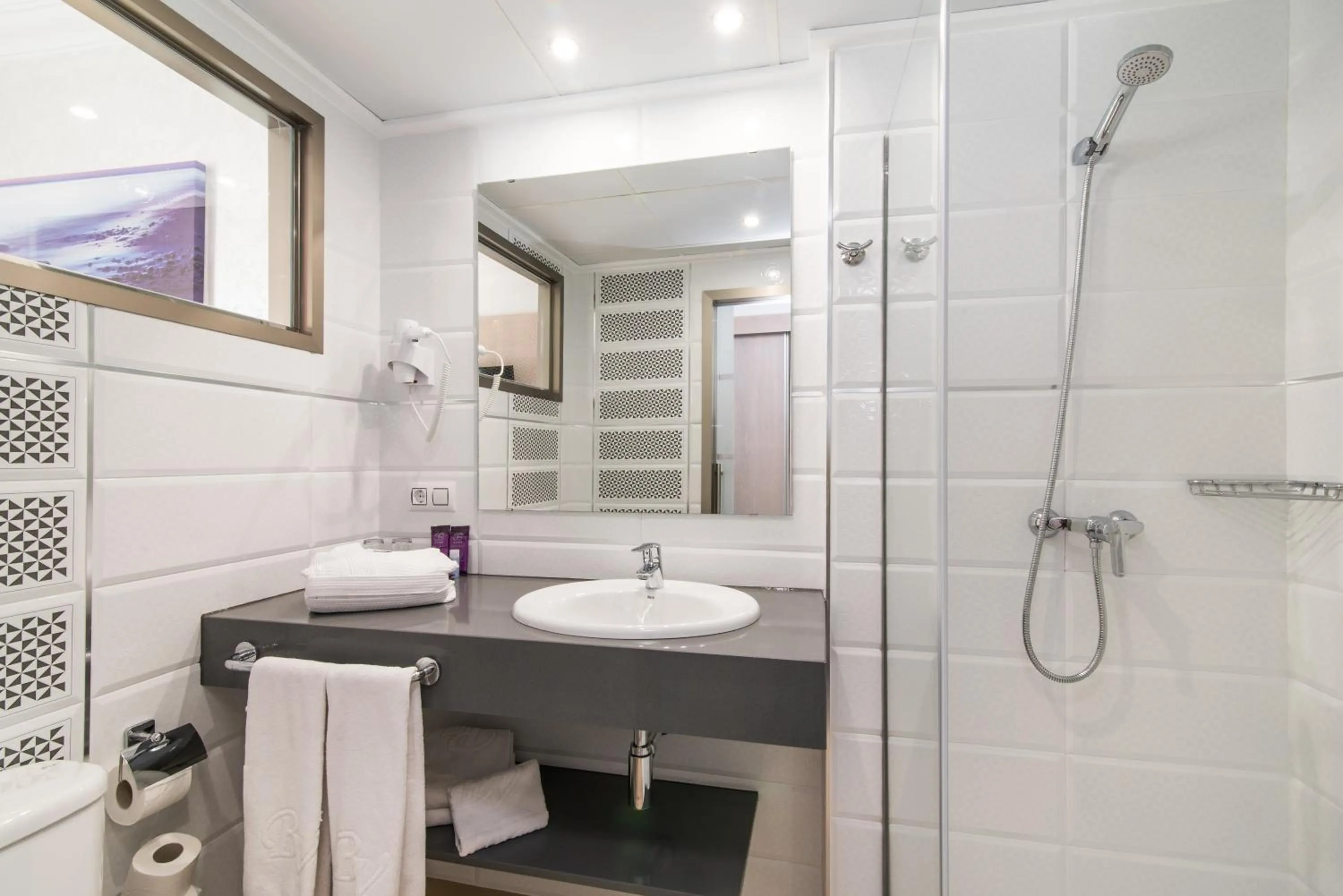 Shower in Hotel Baviera