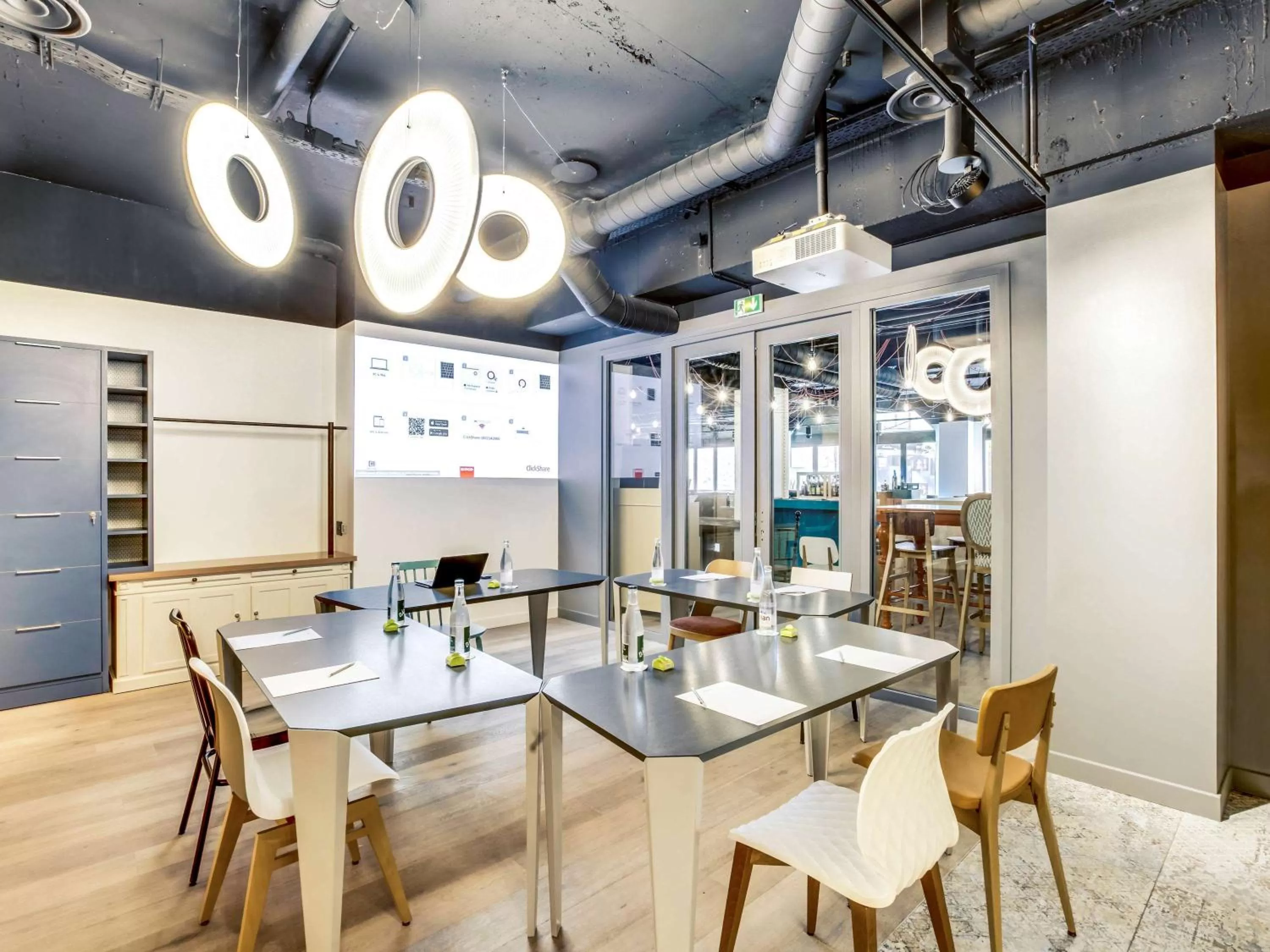 On site in Hôtel Mercure Paris Centre Gare Montparnasse