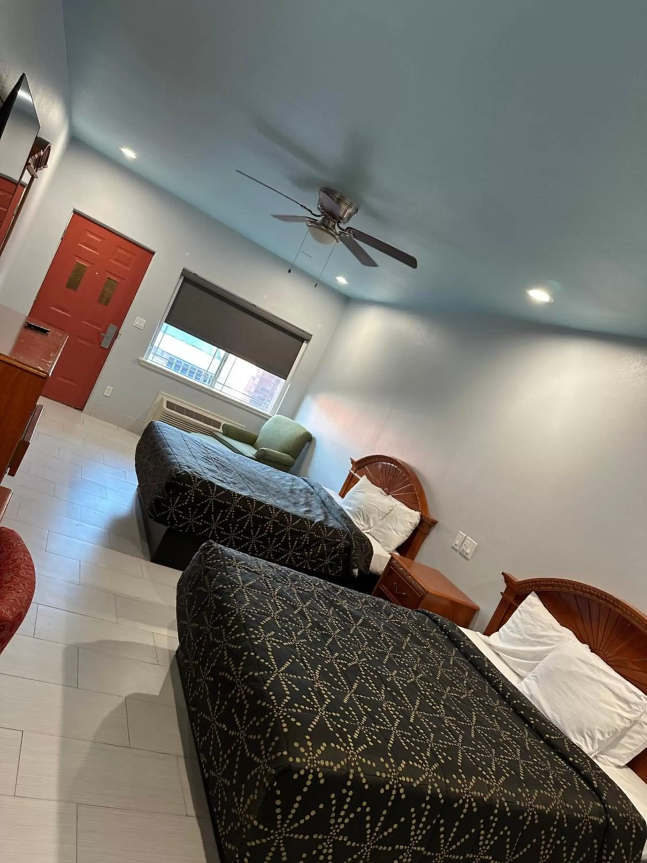 Queen Room with Two Queen Beds - Non-Smoking in La Copa Inn Alamo Queen Room with Two Queen Beds - Non-Smoking in La Copa Inn Alamo