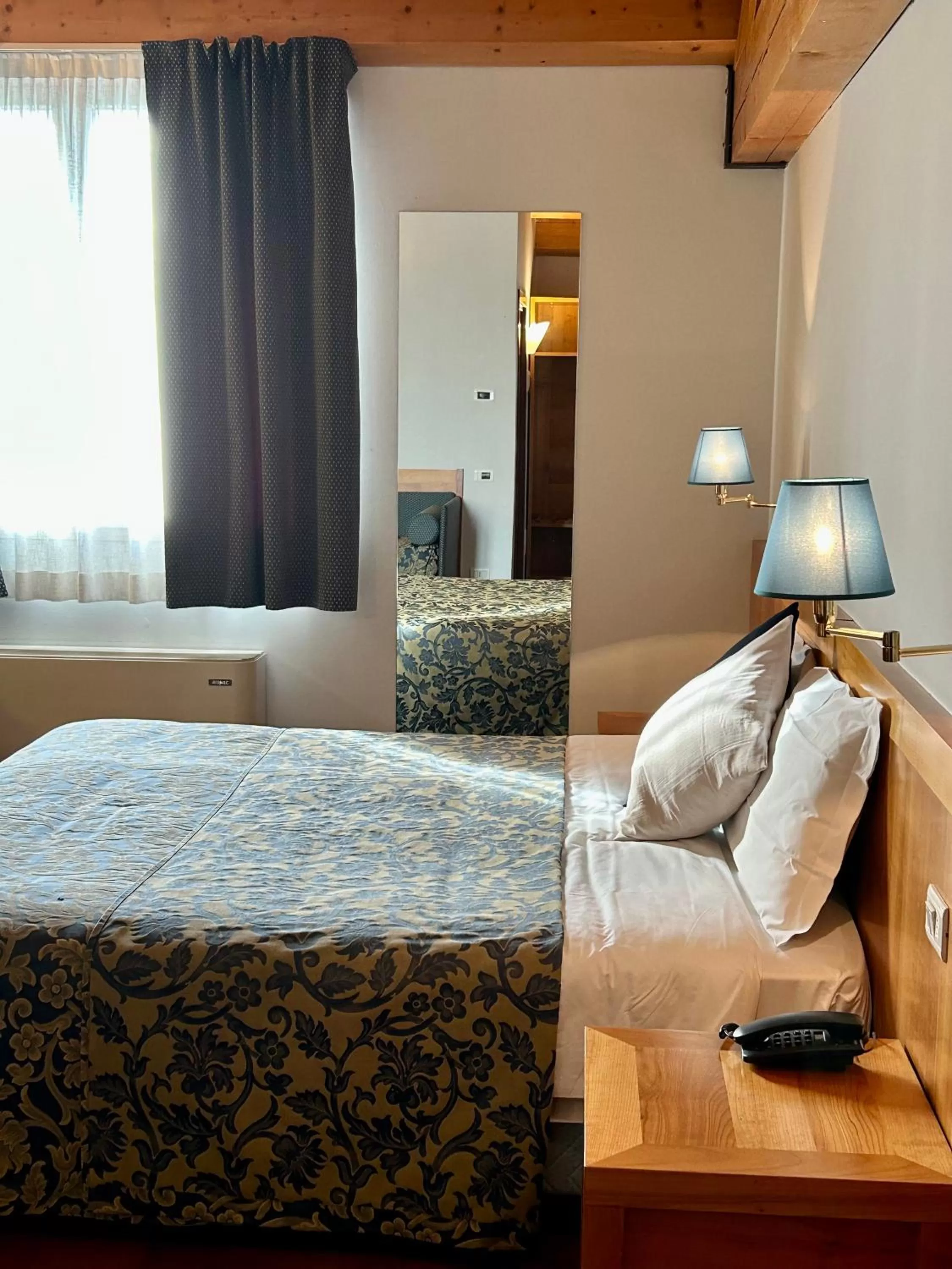 Bedroom, Bed in Hotel Due Torri Tempesta