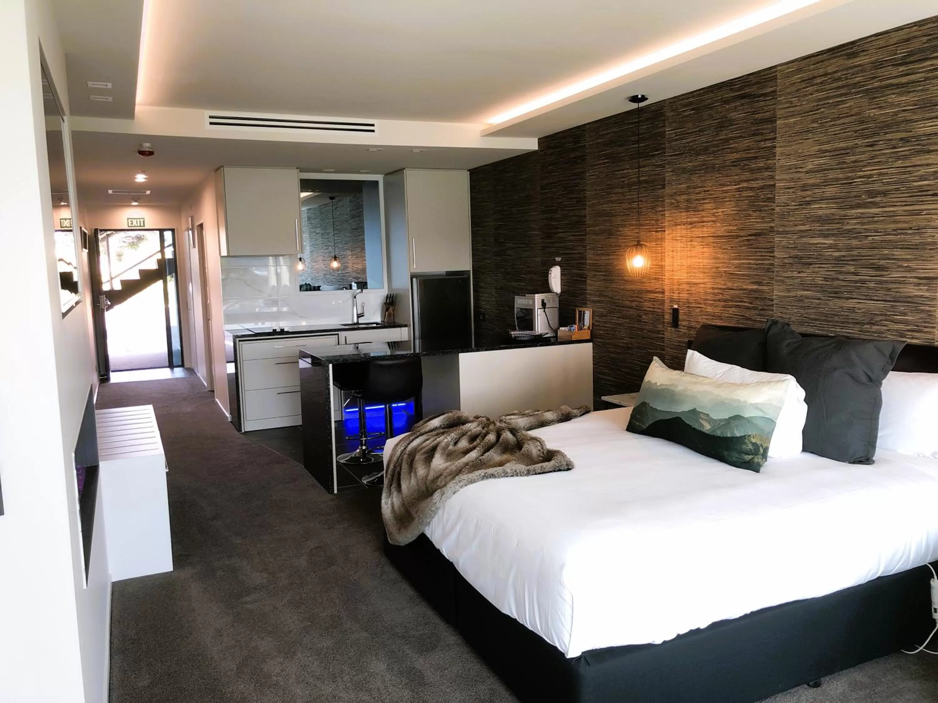 Bed in Fiordland Lakeview Motel and Apartments