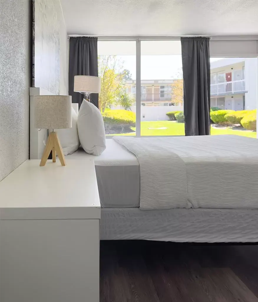 Standard Queen Room in Oneway Savannah Standard Queen Room in Oneway Savannah