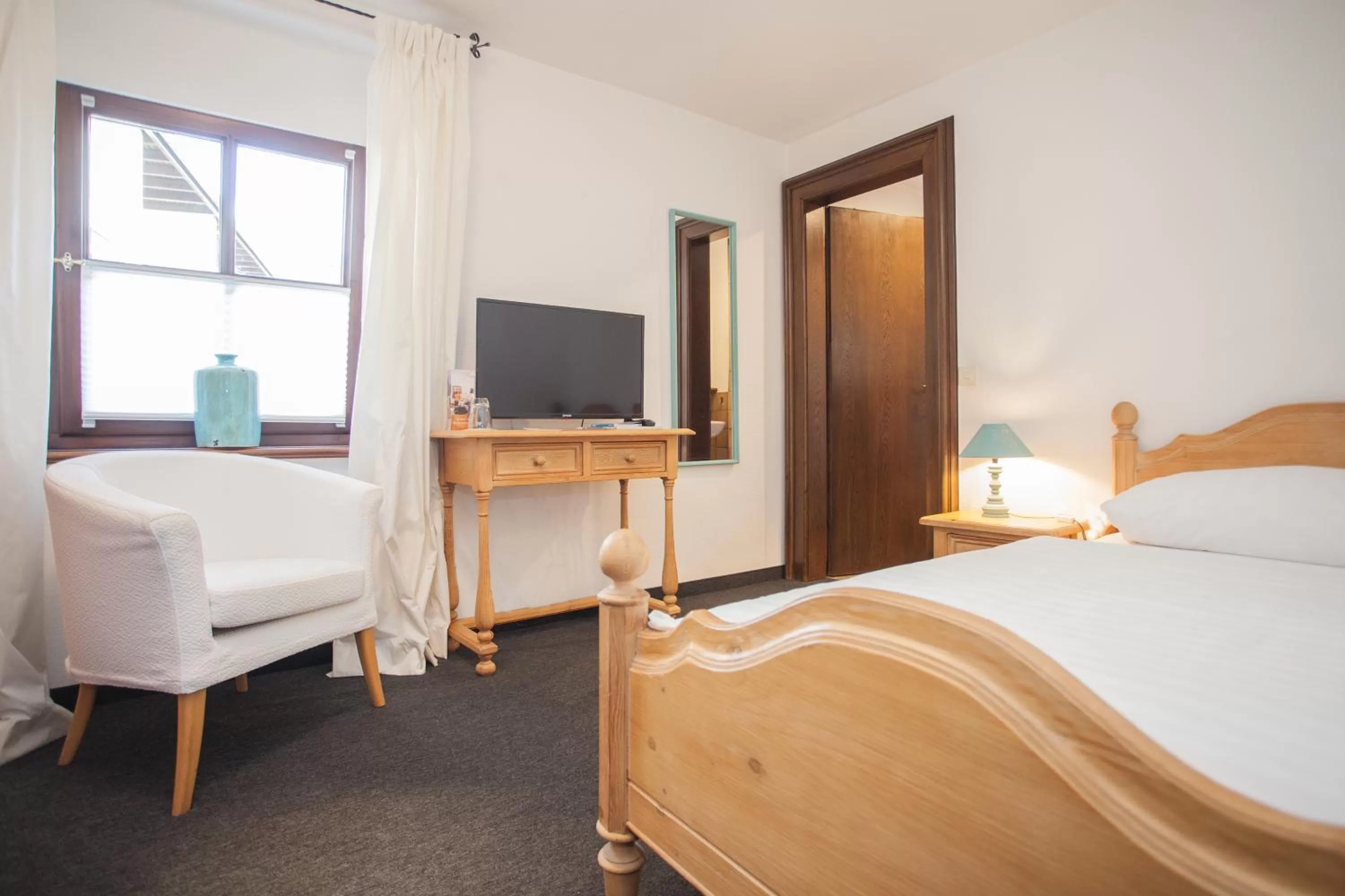 Photo of the whole room, Bed in Boutique-Hotel Weigels Bergfreiheit