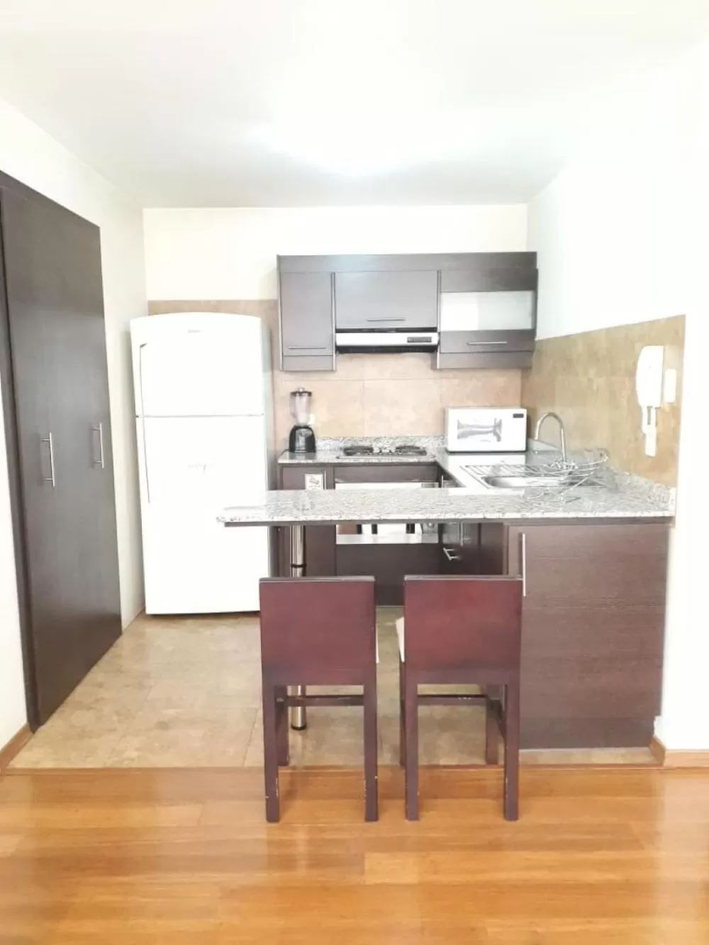 Communal kitchen, Kitchen/Kitchenette in Misuitehotel La Carolina Quito