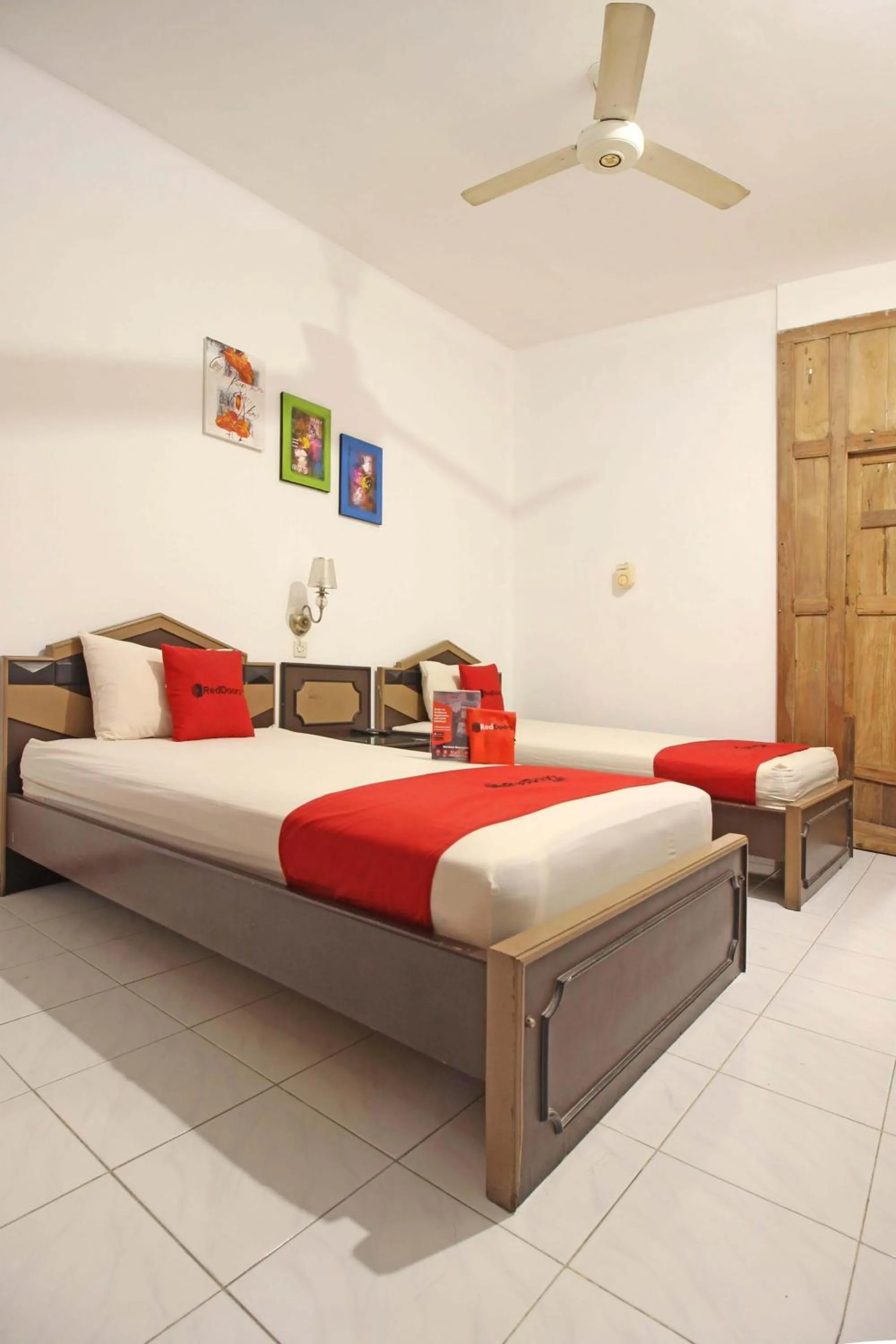 Bed in RedDoorz near Pojok Beteng Prawirotaman