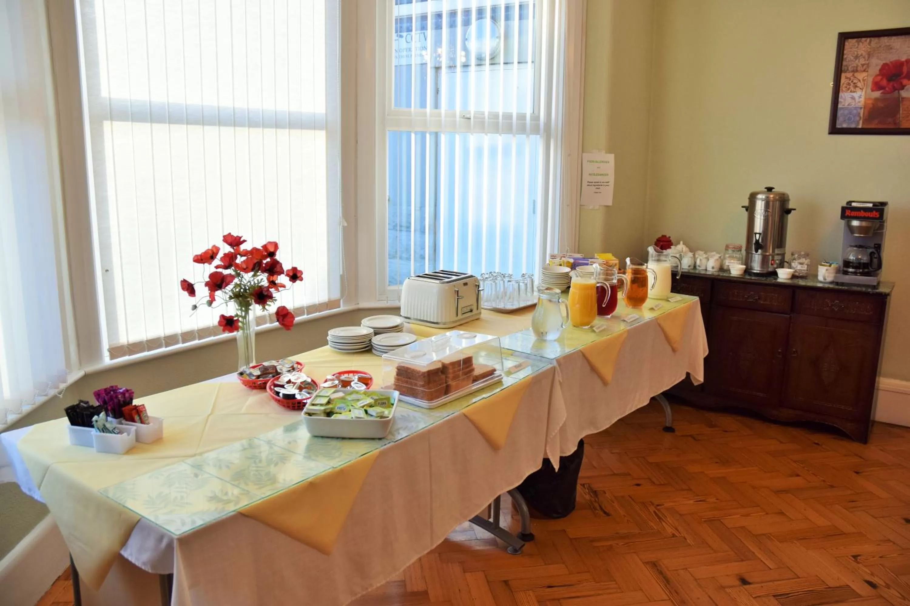 Restaurant/places to eat in Castle Lodge