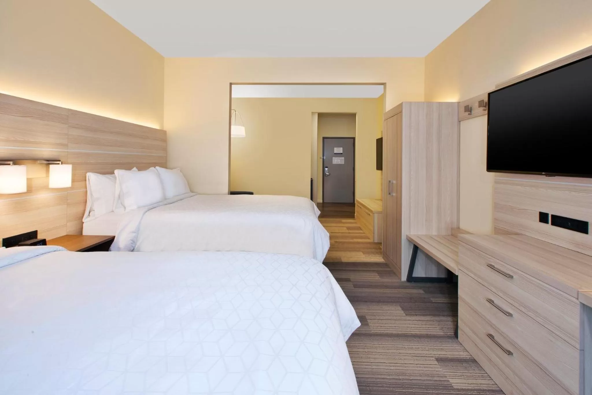 Bedroom, Bed in Holiday Inn Express Absecon-Atlantic City Area by IHG