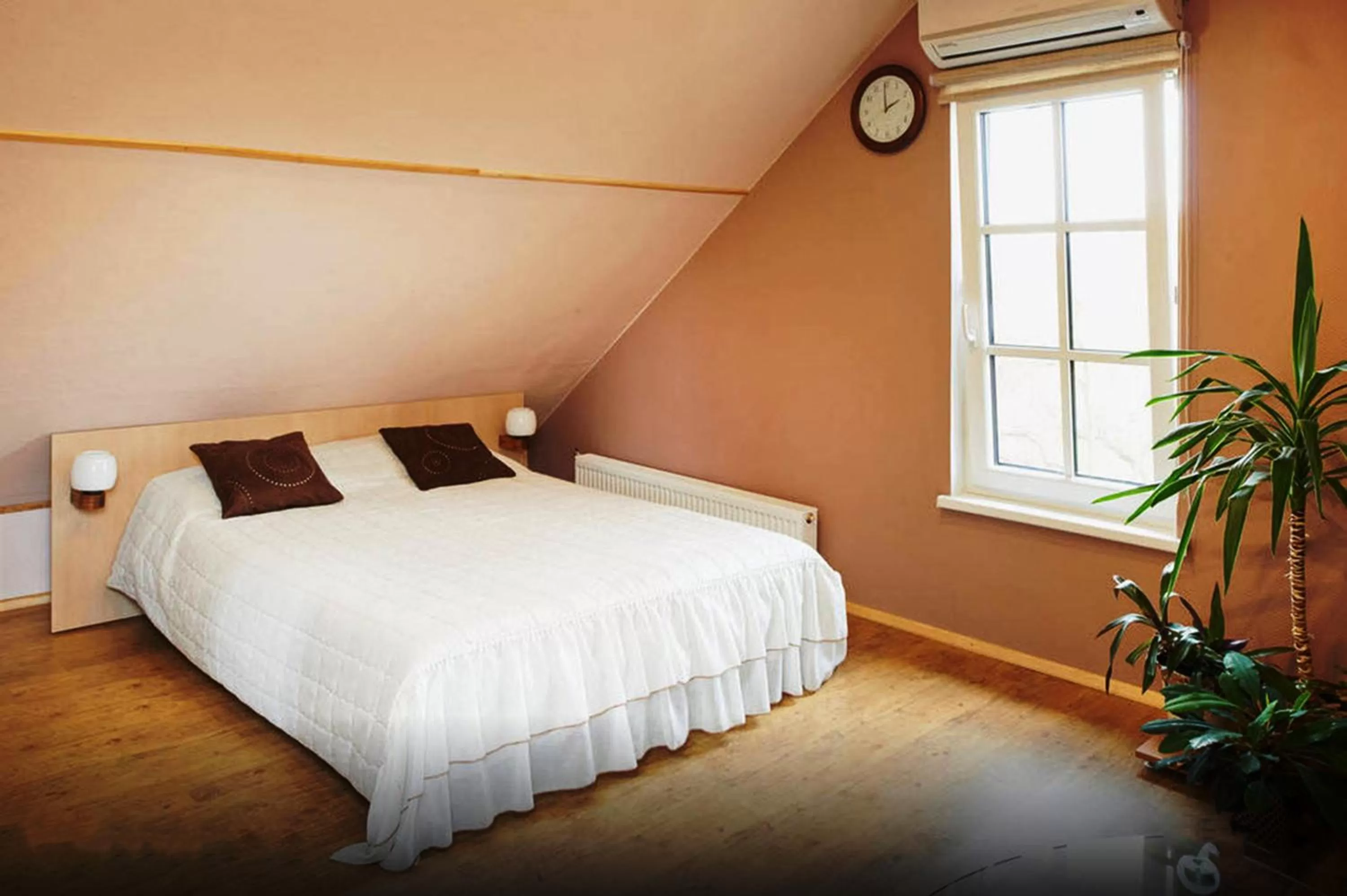 Bedroom, Bed in "Trakaitis" nameliai