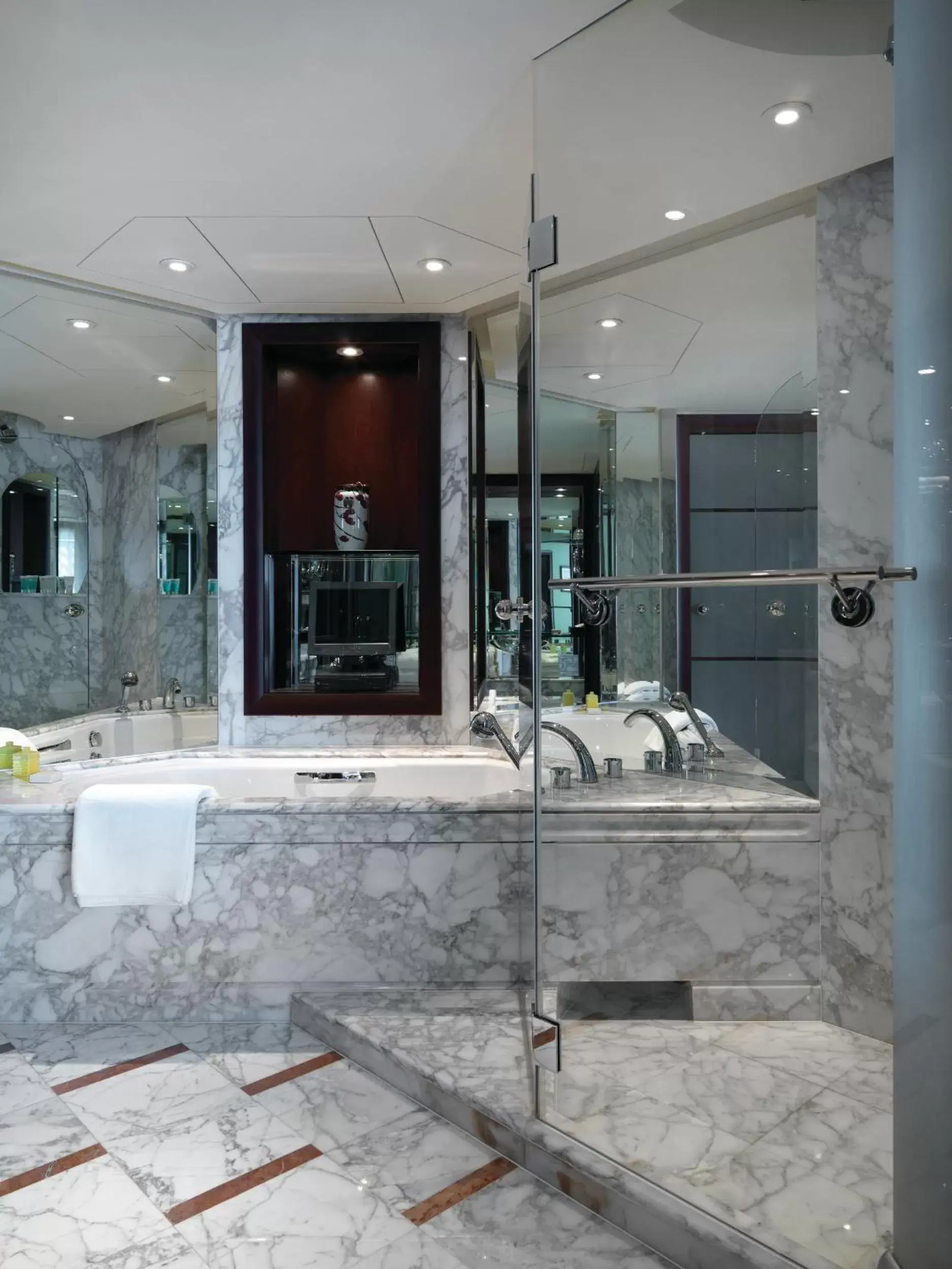 Queen Room with Two Queen Beds in Grand Hyatt Shanghai Queen Room with Two Queen Beds in Grand Hyatt Shanghai