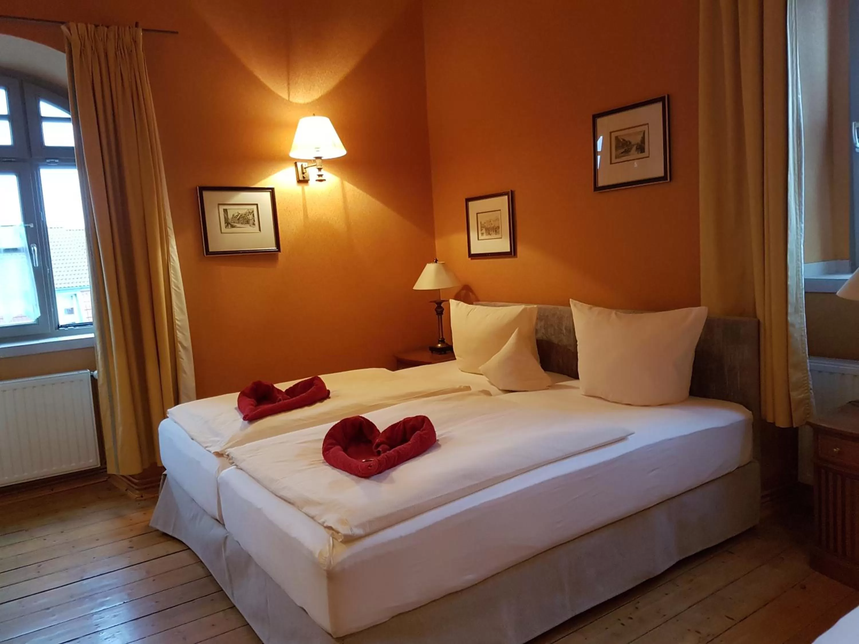 Photo of the whole room, Bed in Stadtschloß Hecklingen