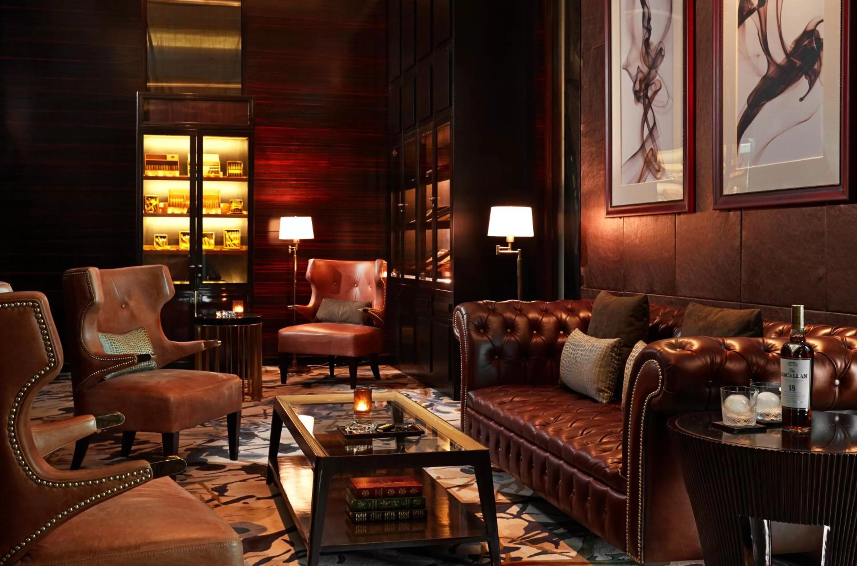 Communal lounge/ TV room in Solaire Resort Entertainment City