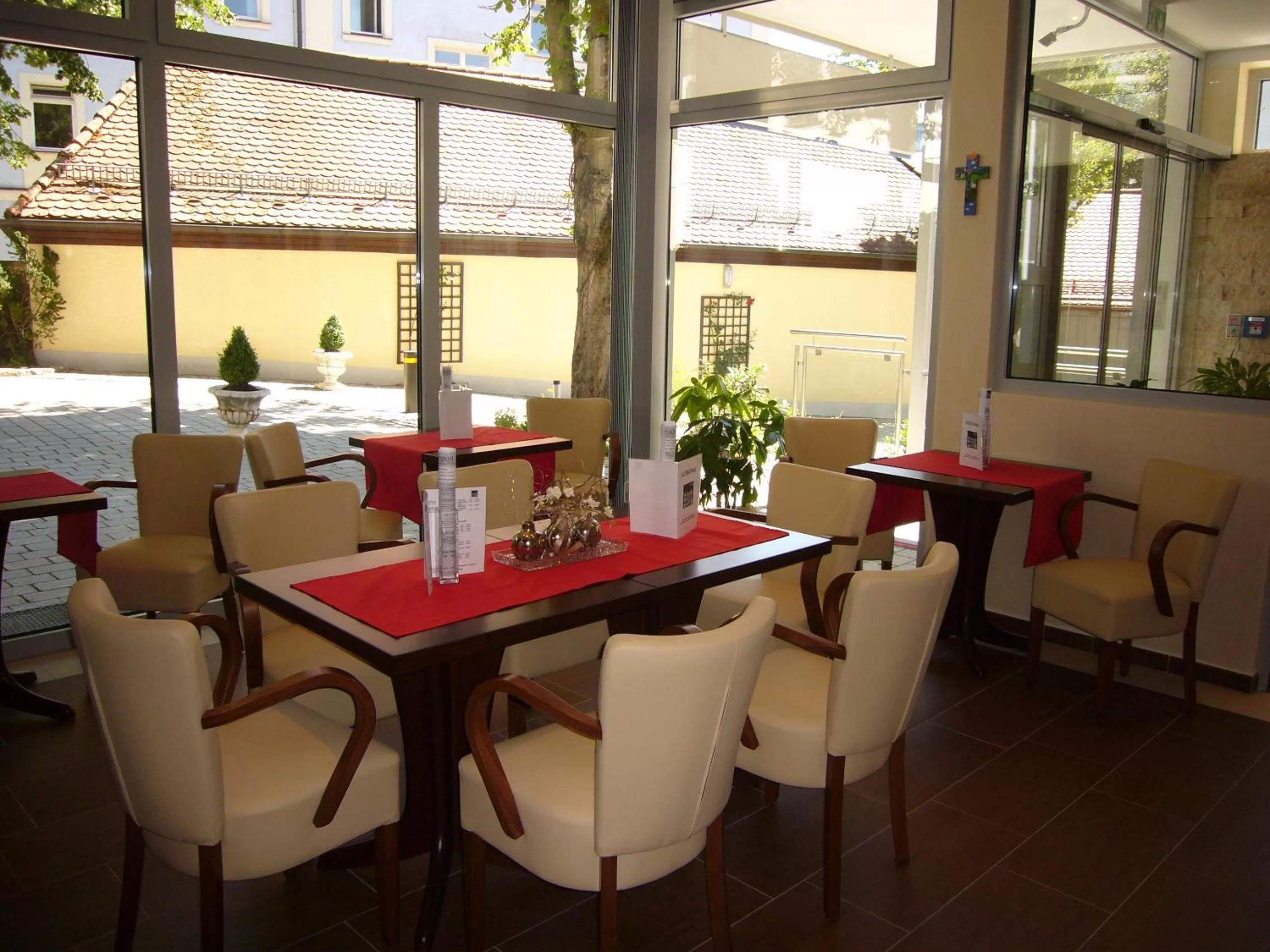 Lobby or reception in Klassik Hotel am Tor