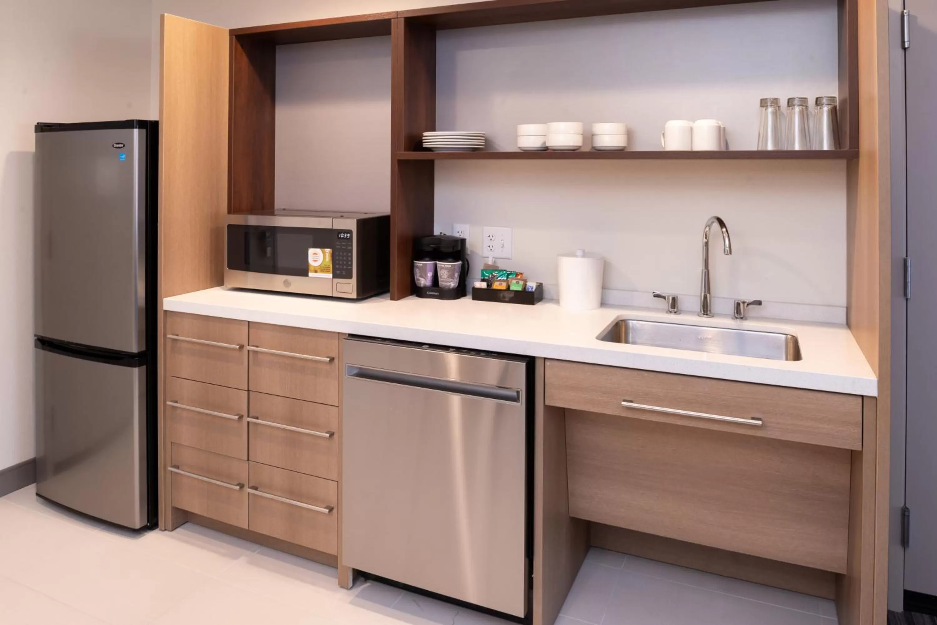 Kitchen or kitchenette in Home2 Suites By Hilton Columbus/West, OH