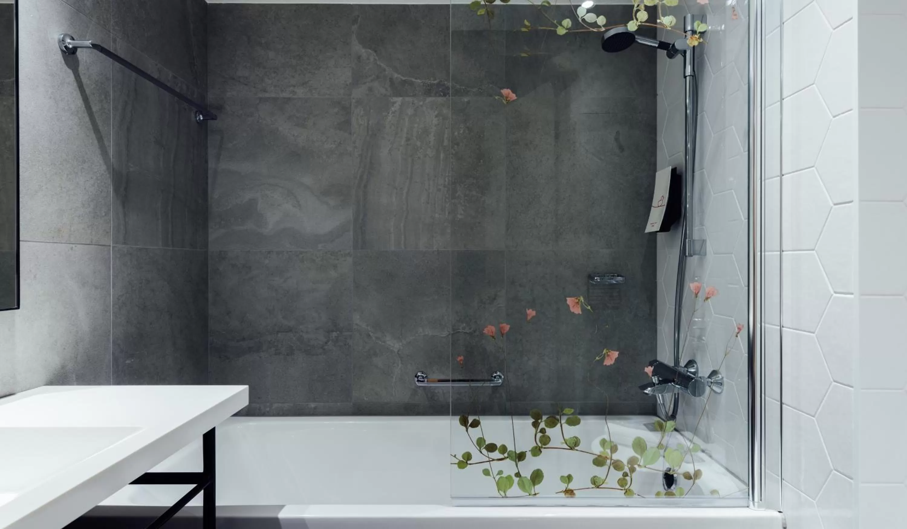 Bathroom in Original Sokos Hotel Presidentti Helsinki