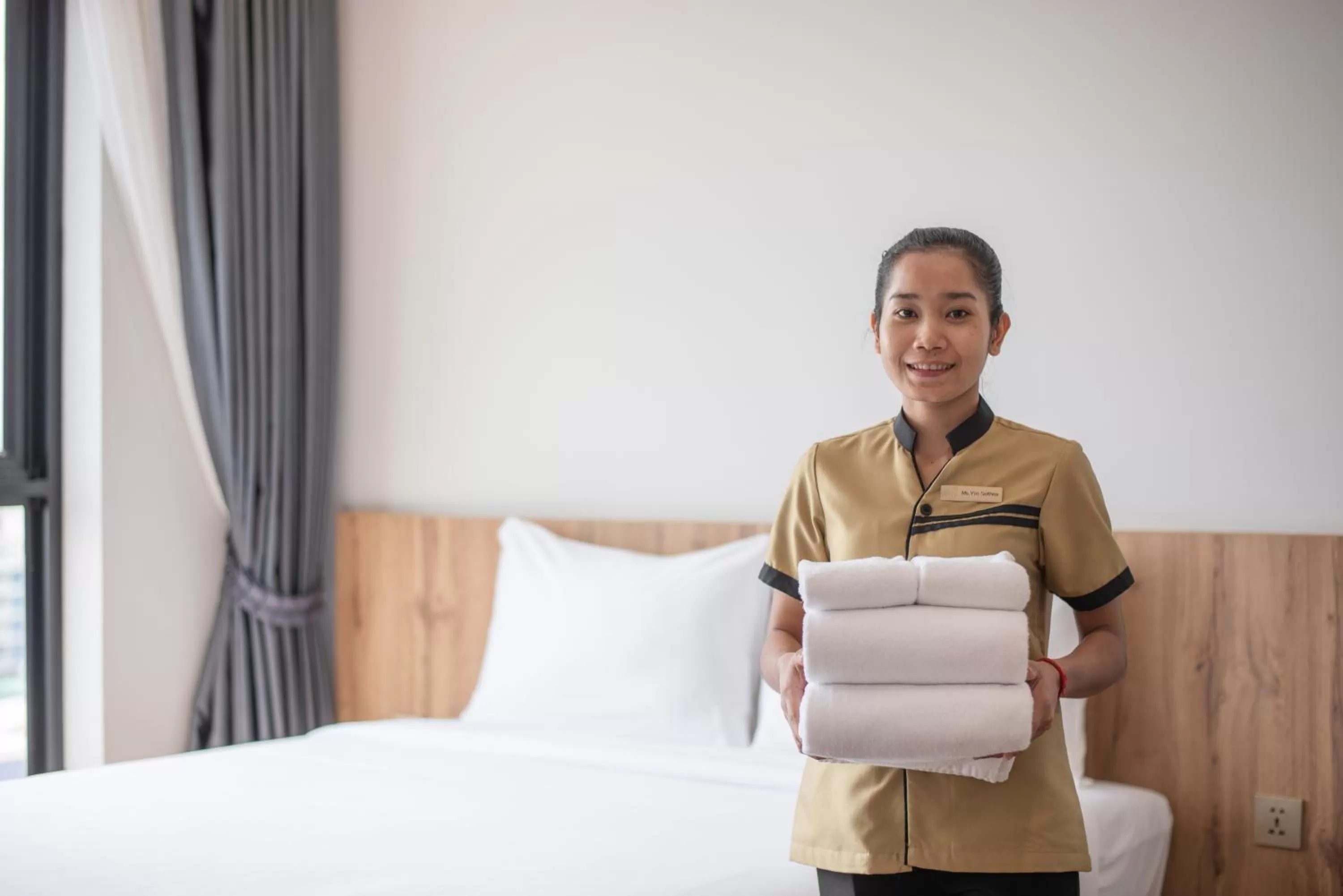 Staff, Bed in AMATA Residence