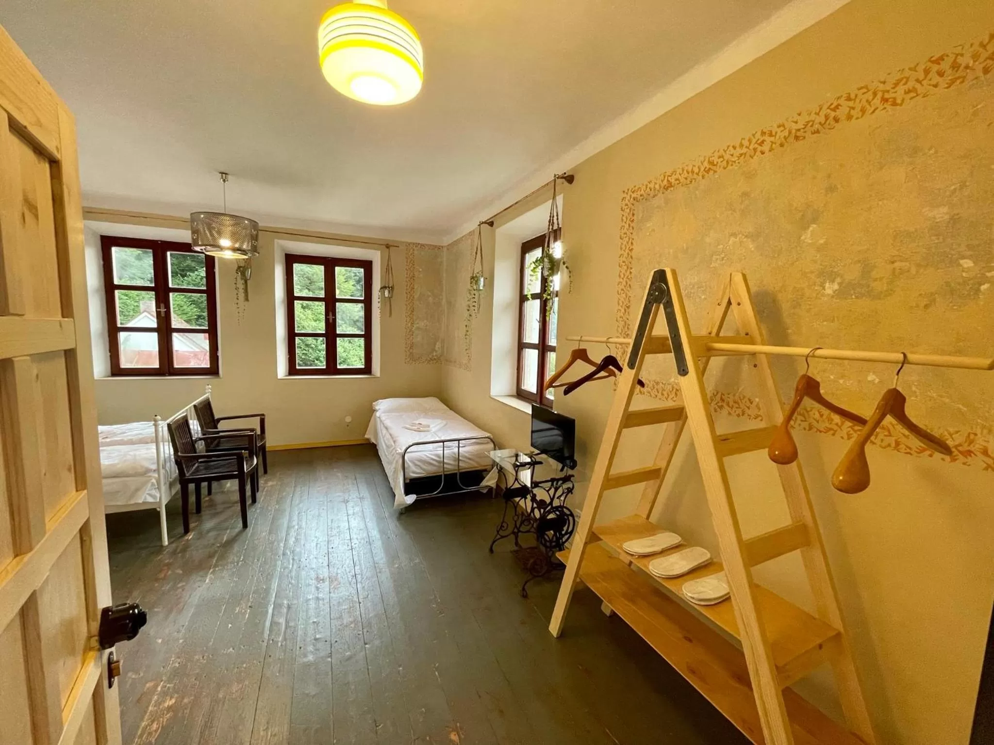 Bed in HARABURDI® Recyclart Hotel