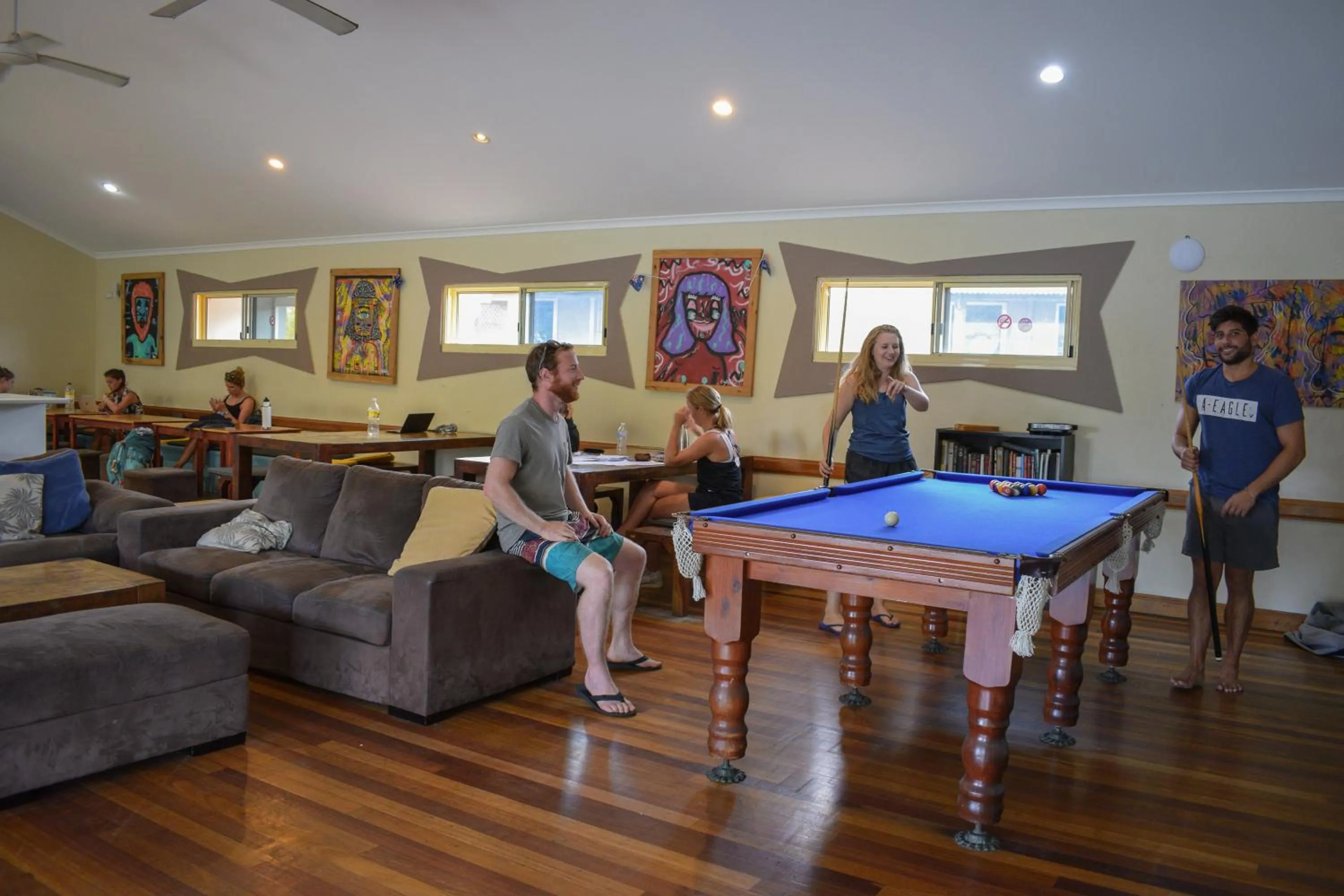Communal lounge/ TV room in Hervey Bay Flashpackers