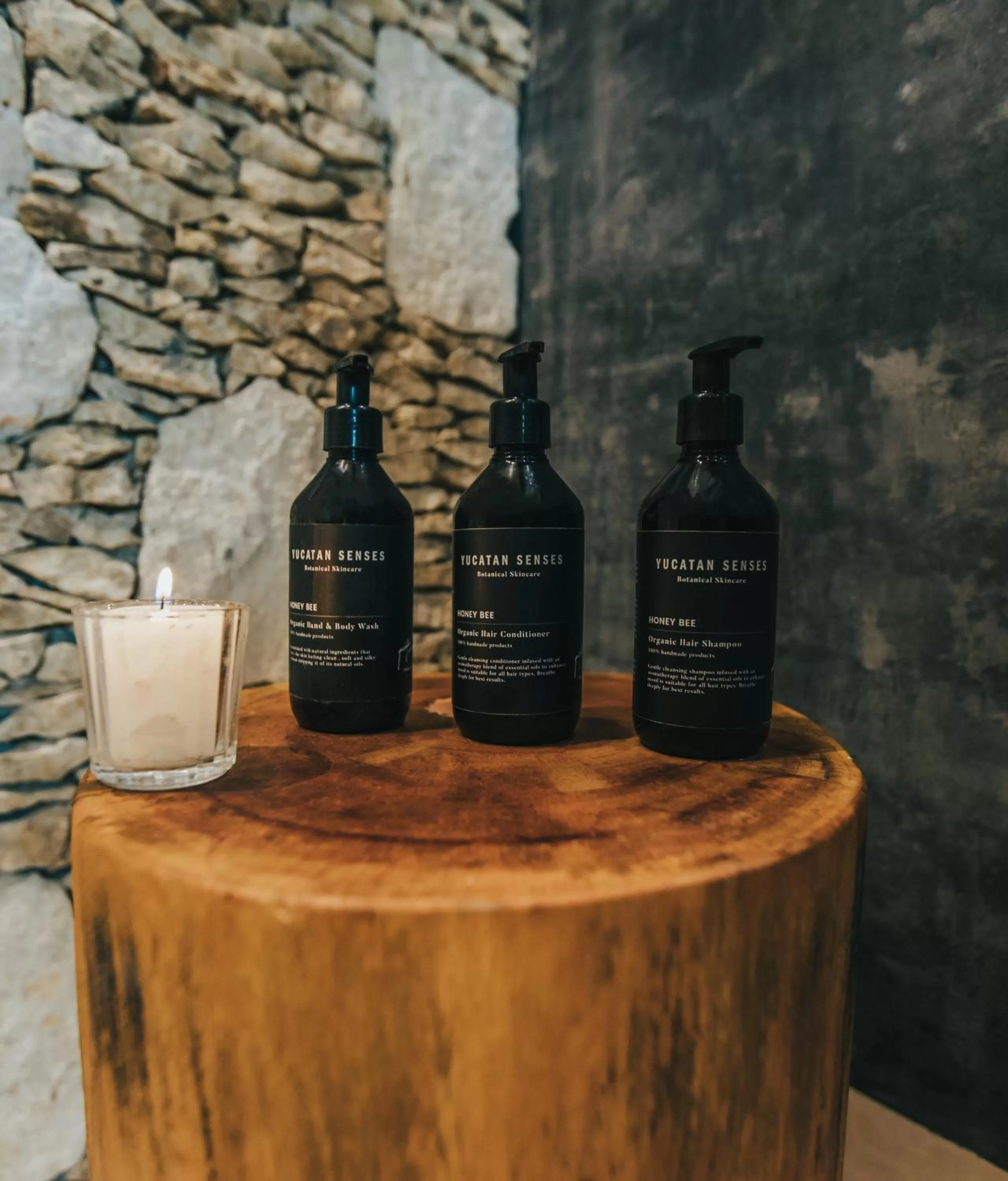 Toilet in Ambre & Epices Jungle Hotel & Spa