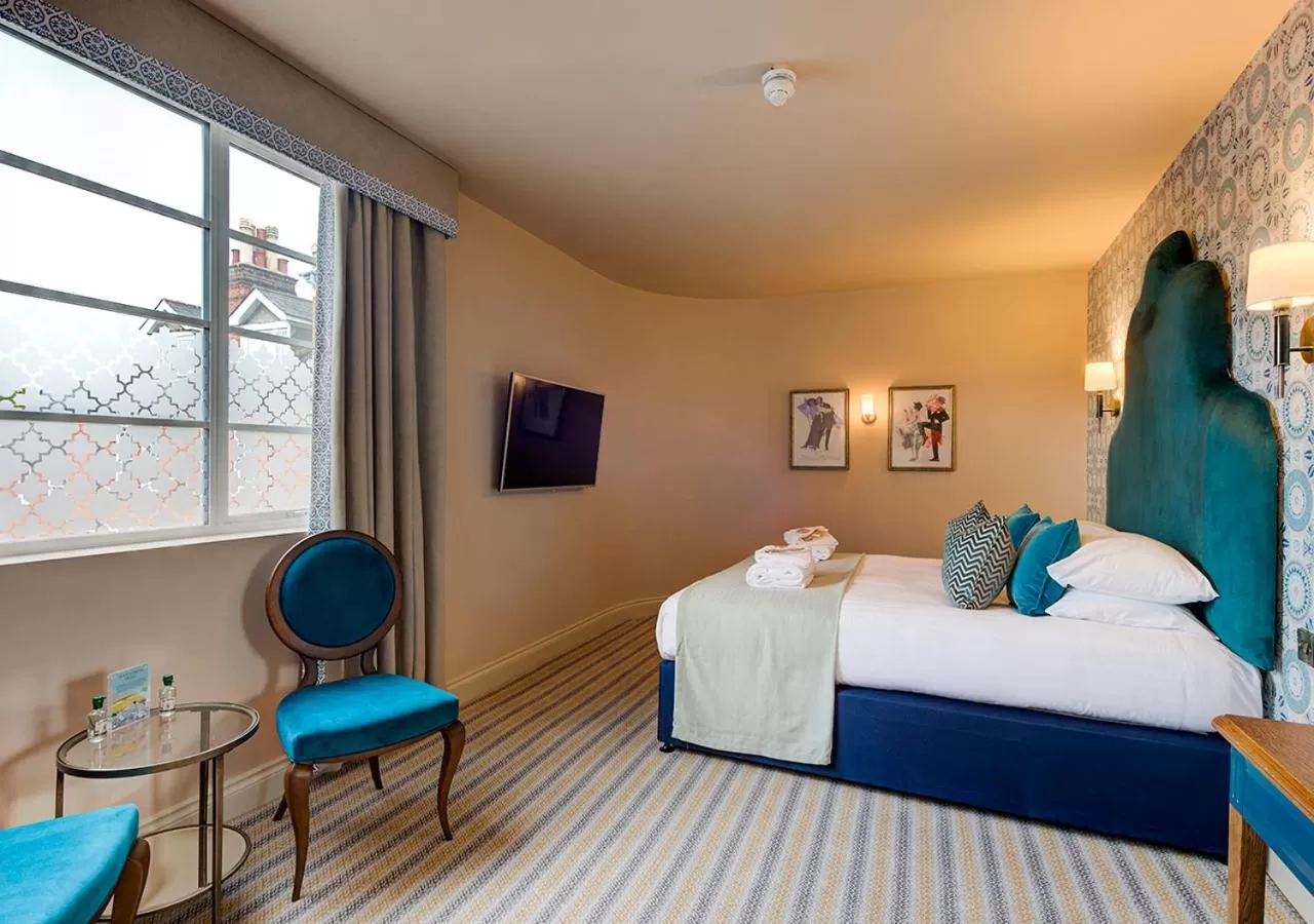 Photo of the whole room, Bed in The George Hotel Colchester