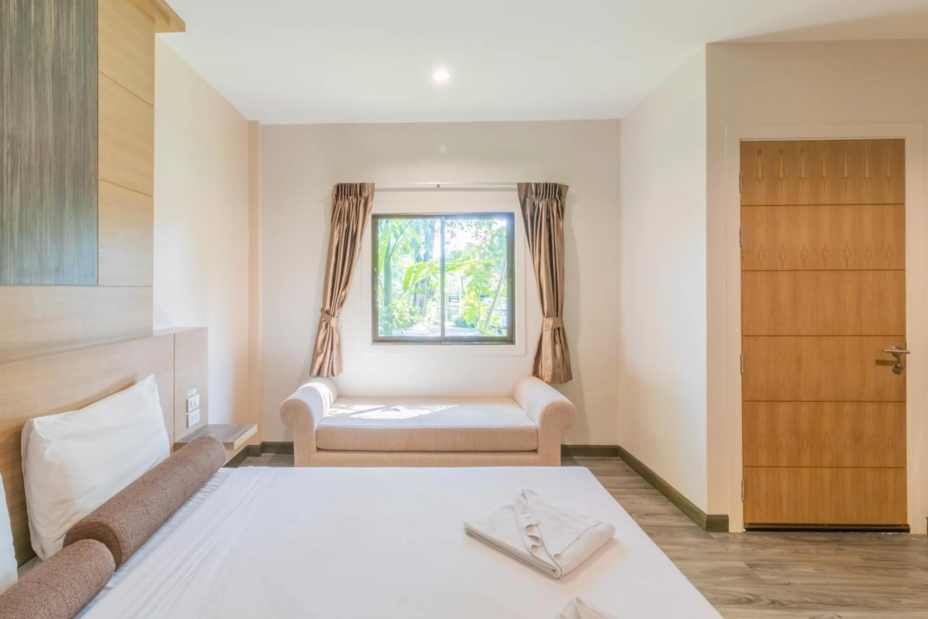 Bedroom, Bed in Mai Morn Resort SHA Plus