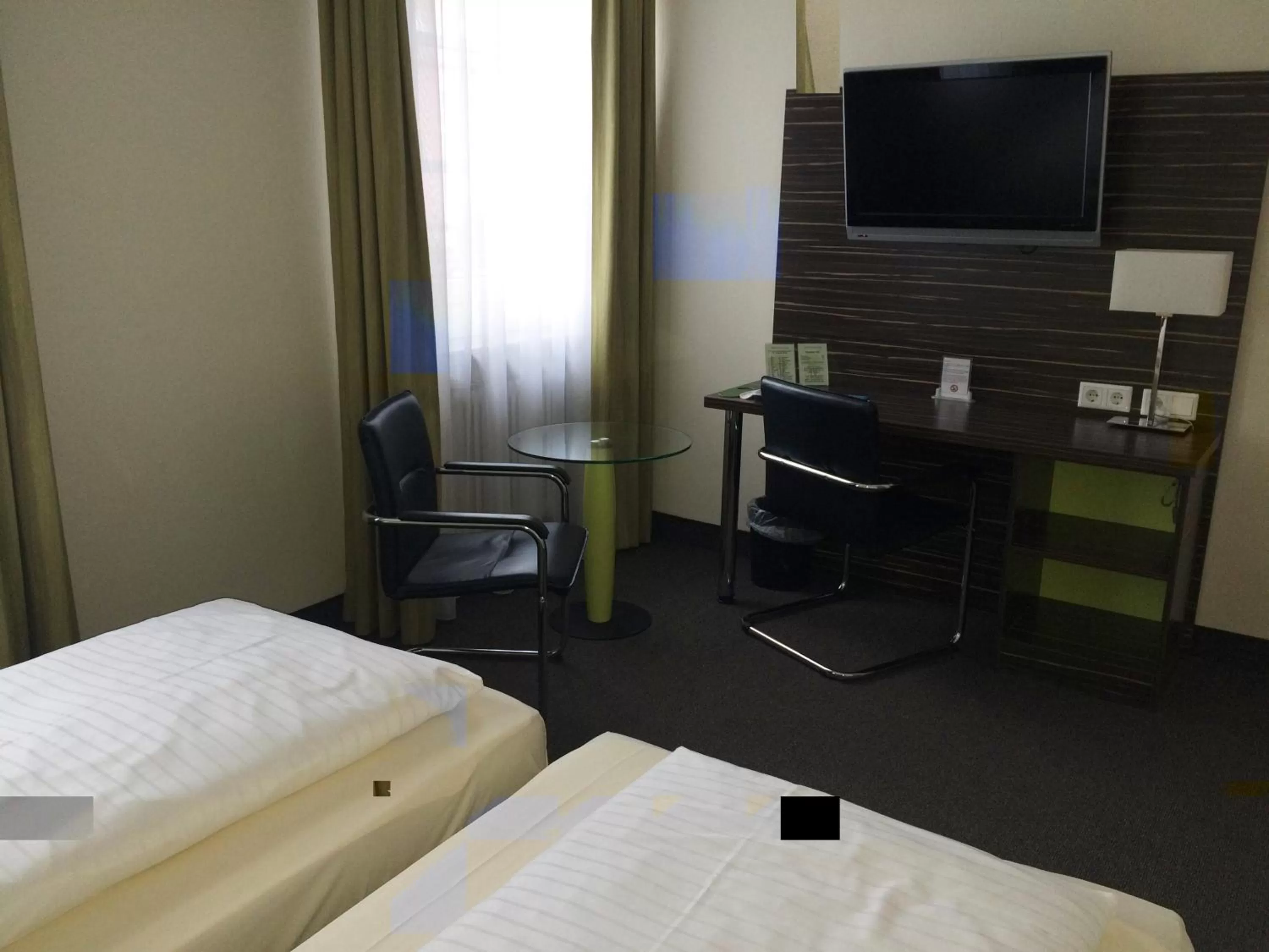 Photo of the whole room, TV/Entertainment Center in Behringers City Hotel Nürnberg