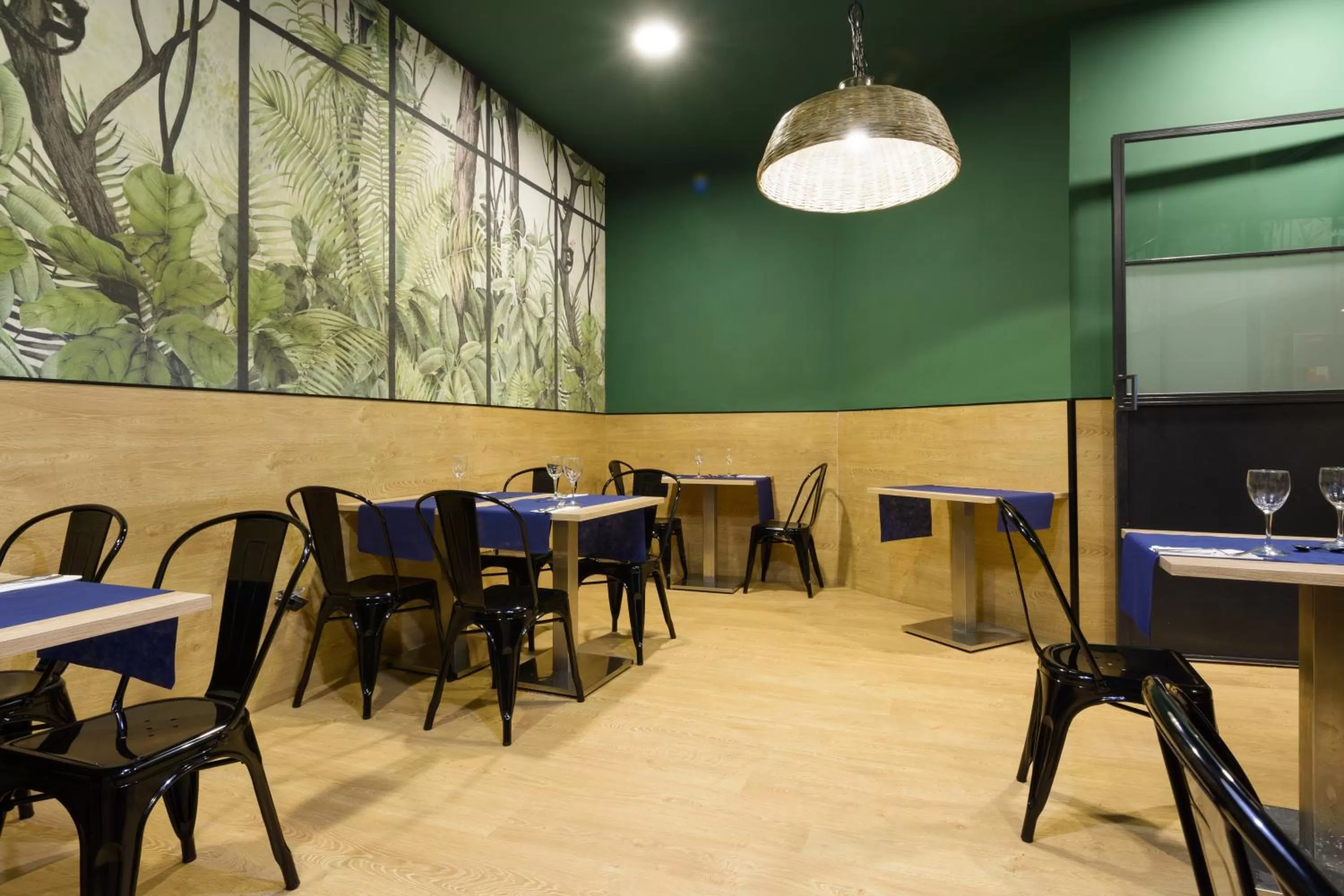 Restaurant/places to eat in U Hotel Villa-Gomá