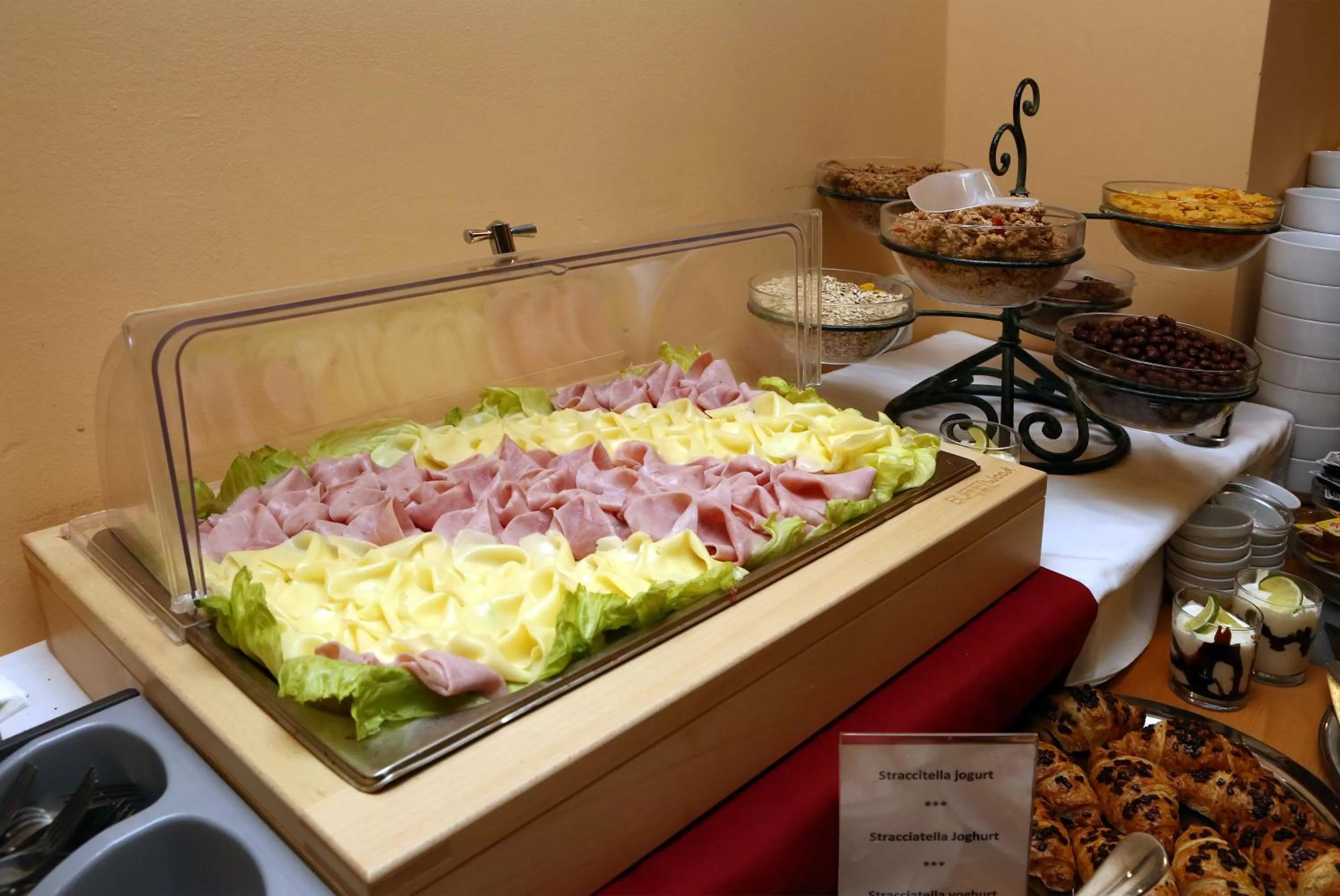 Buffet breakfast in Hotel Roudna