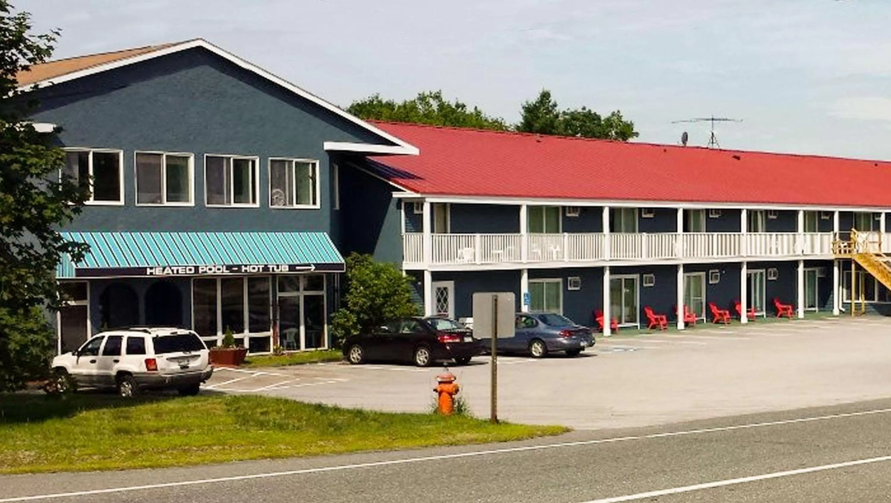 Property building in Colonial Inn Ellsworth