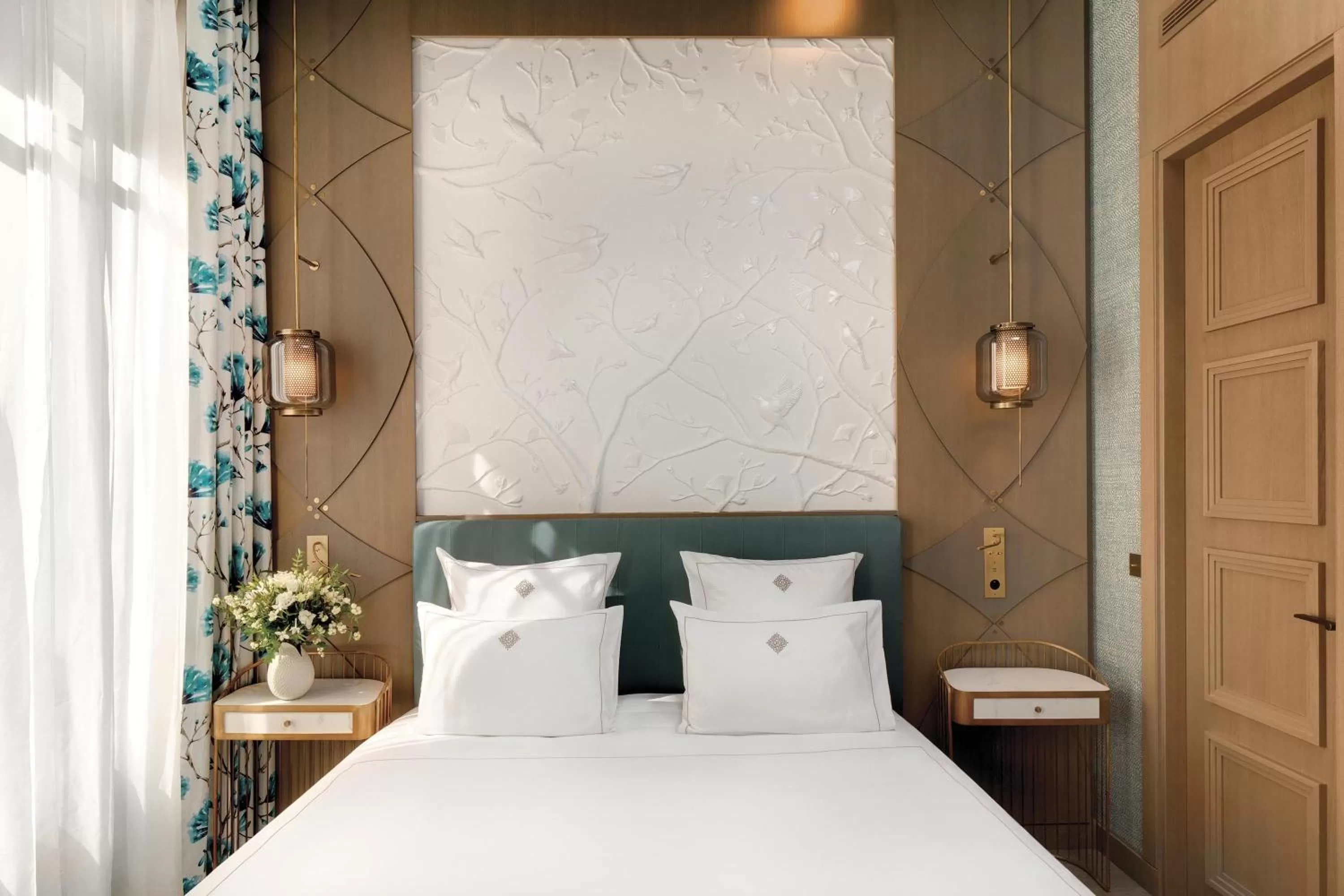 Bedroom, Bed in La Demeure Montaigne