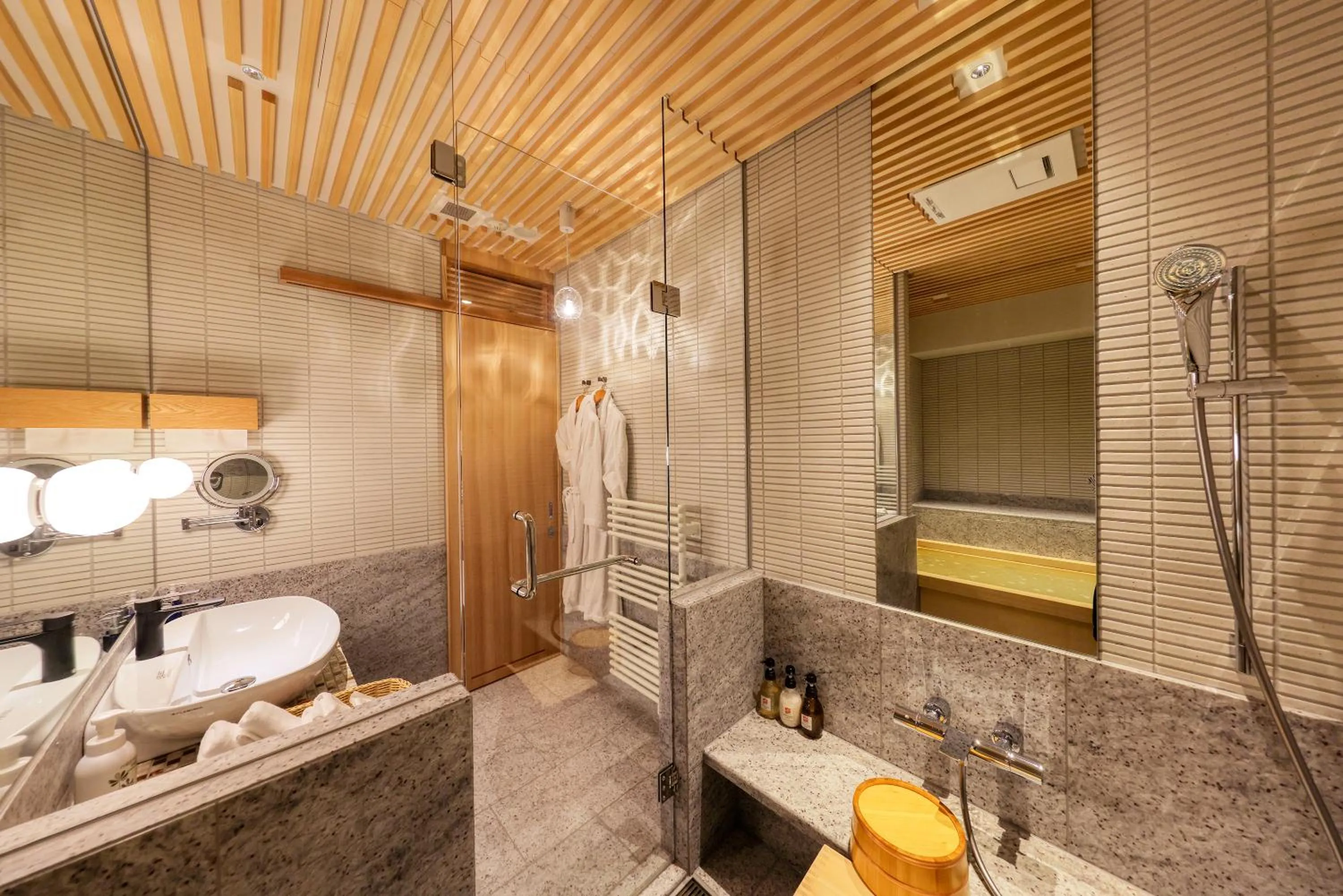 Bathroom in Honjin Hiranoya Kachoan