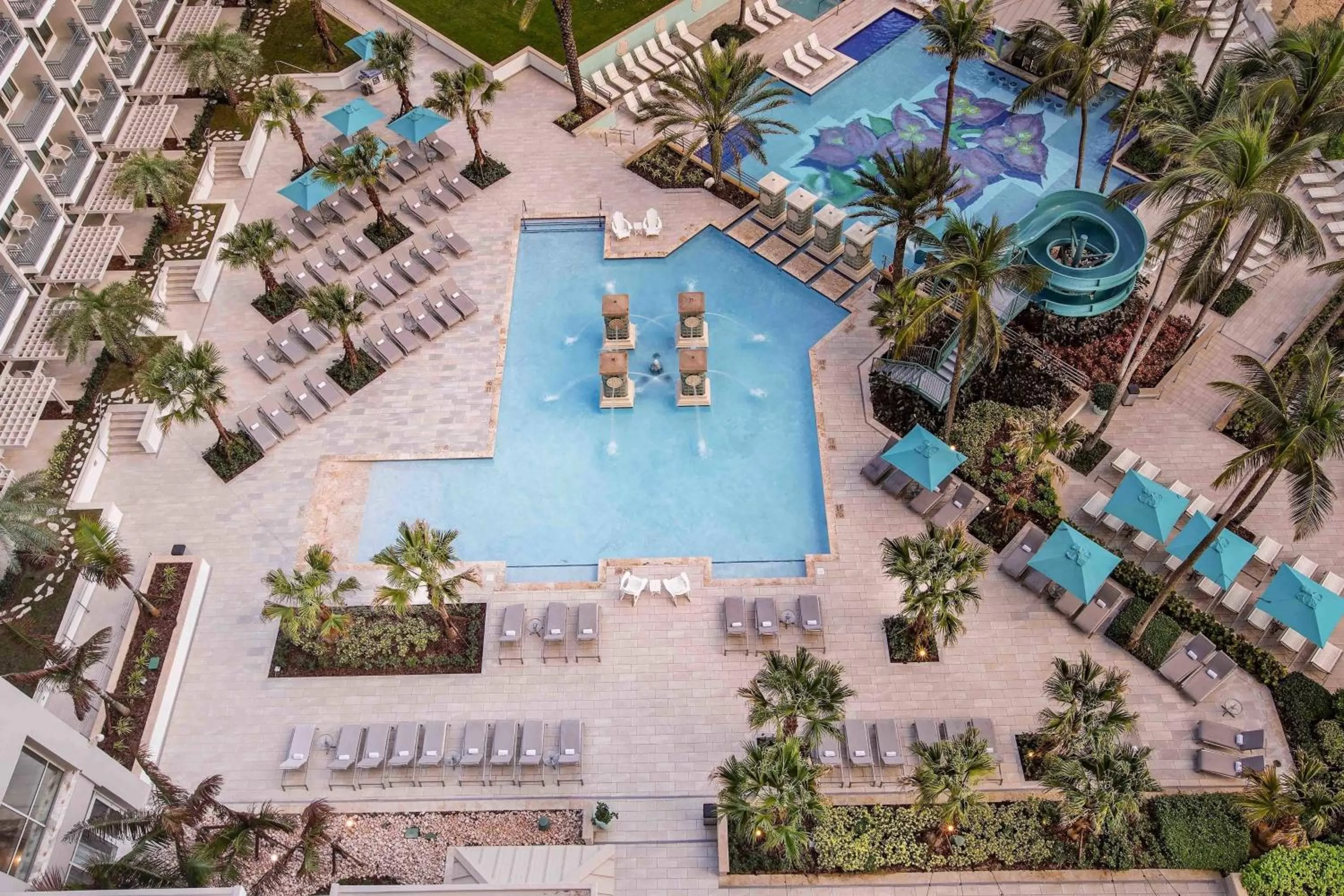 Swimming pool in San Juan Marriott Resort and Stellaris Casino