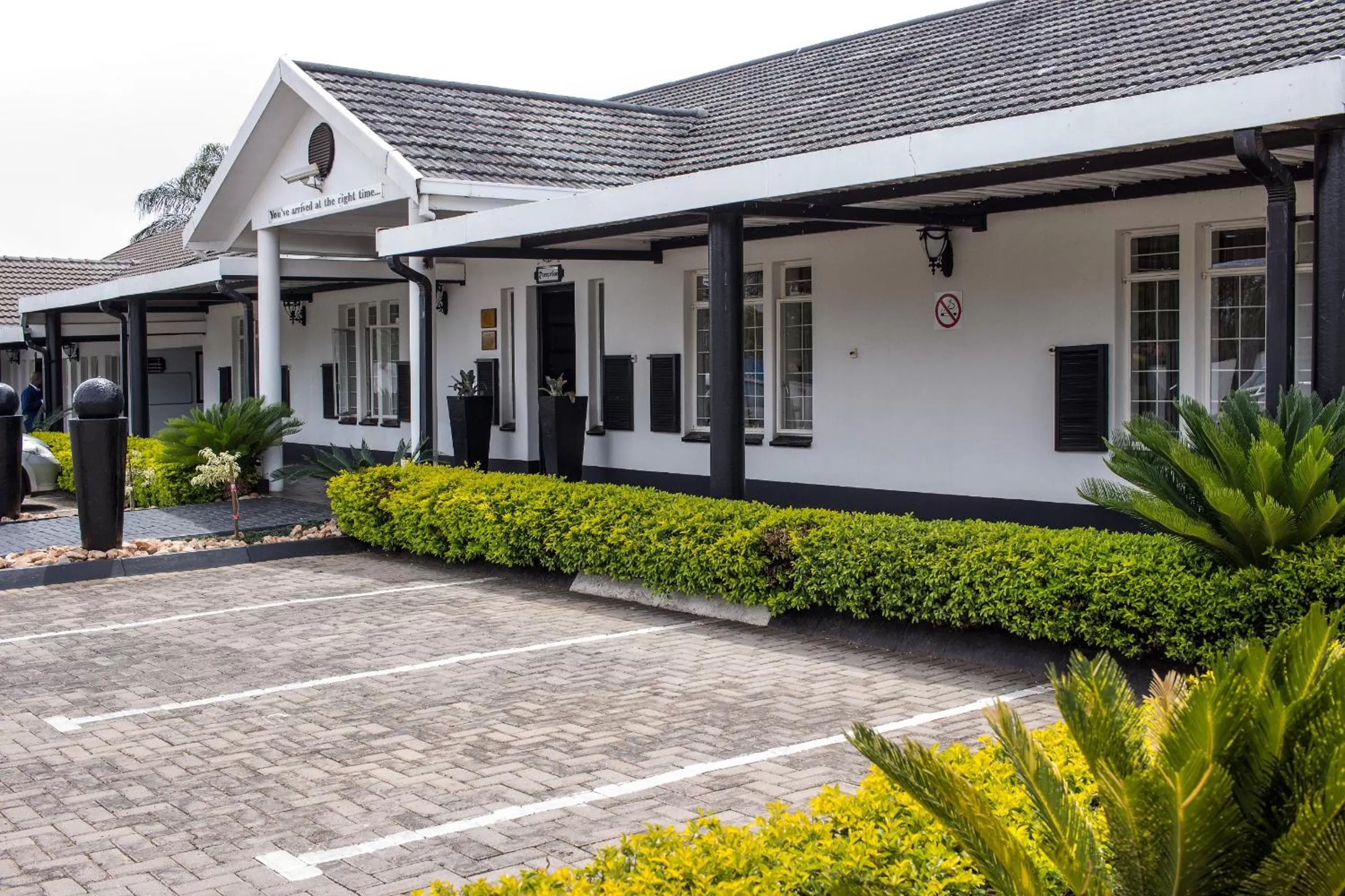 Facade/entrance in Big Ben Lodge
