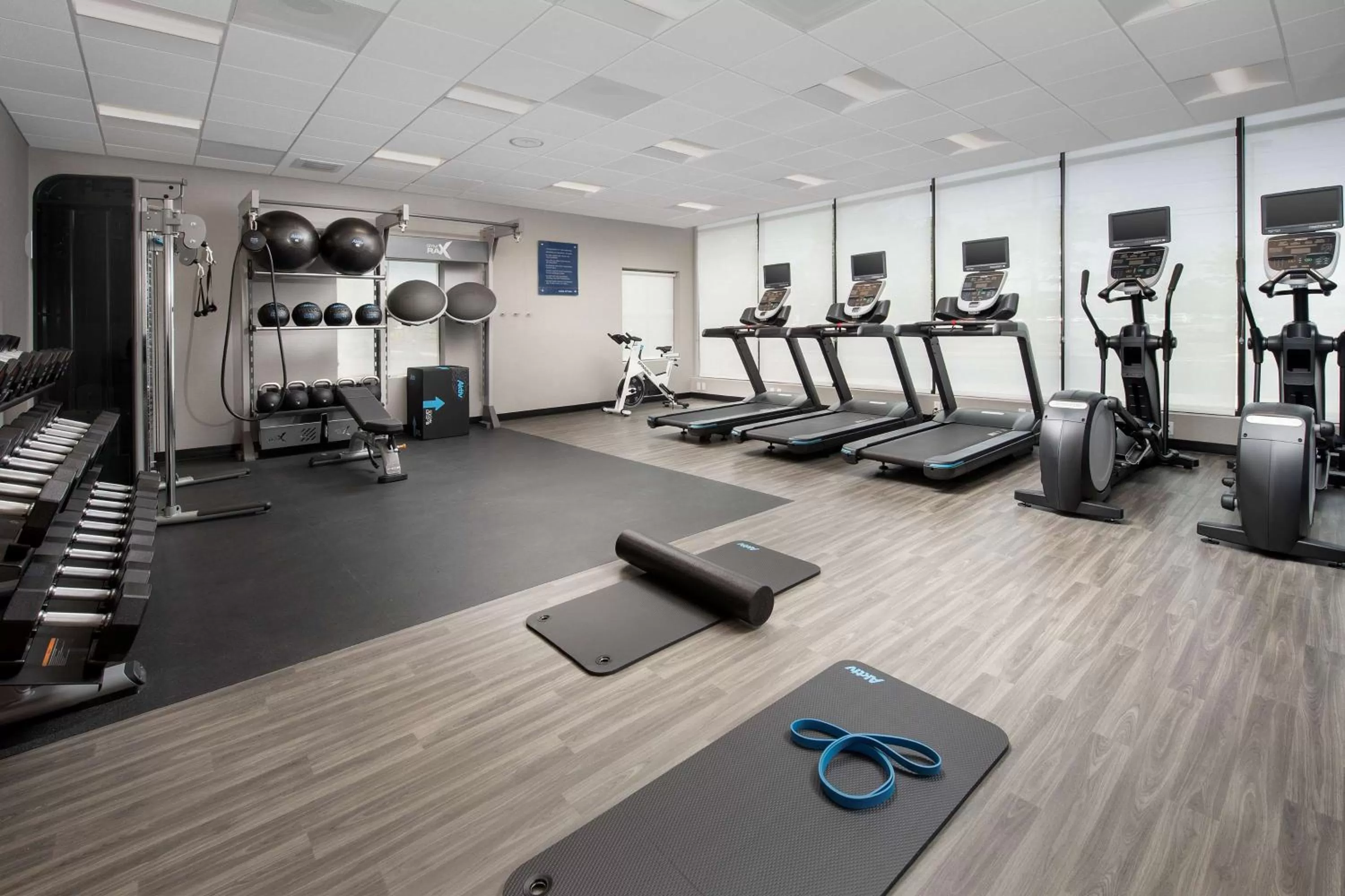 Fitness centre/facilities in Hampton Inn Boston Logan Airport Chelsea