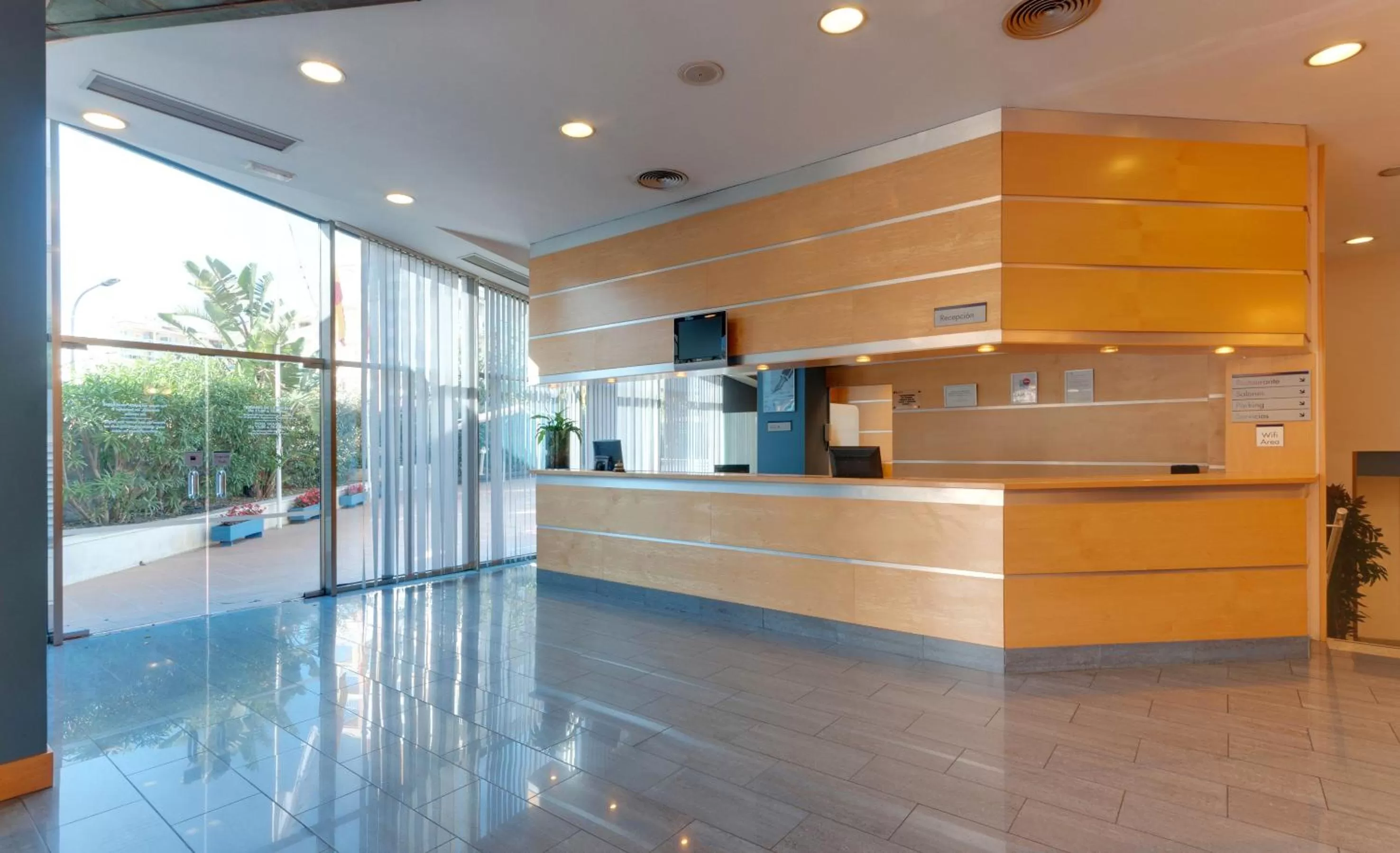 Lobby or reception in Sol Port Cambrils Hotel