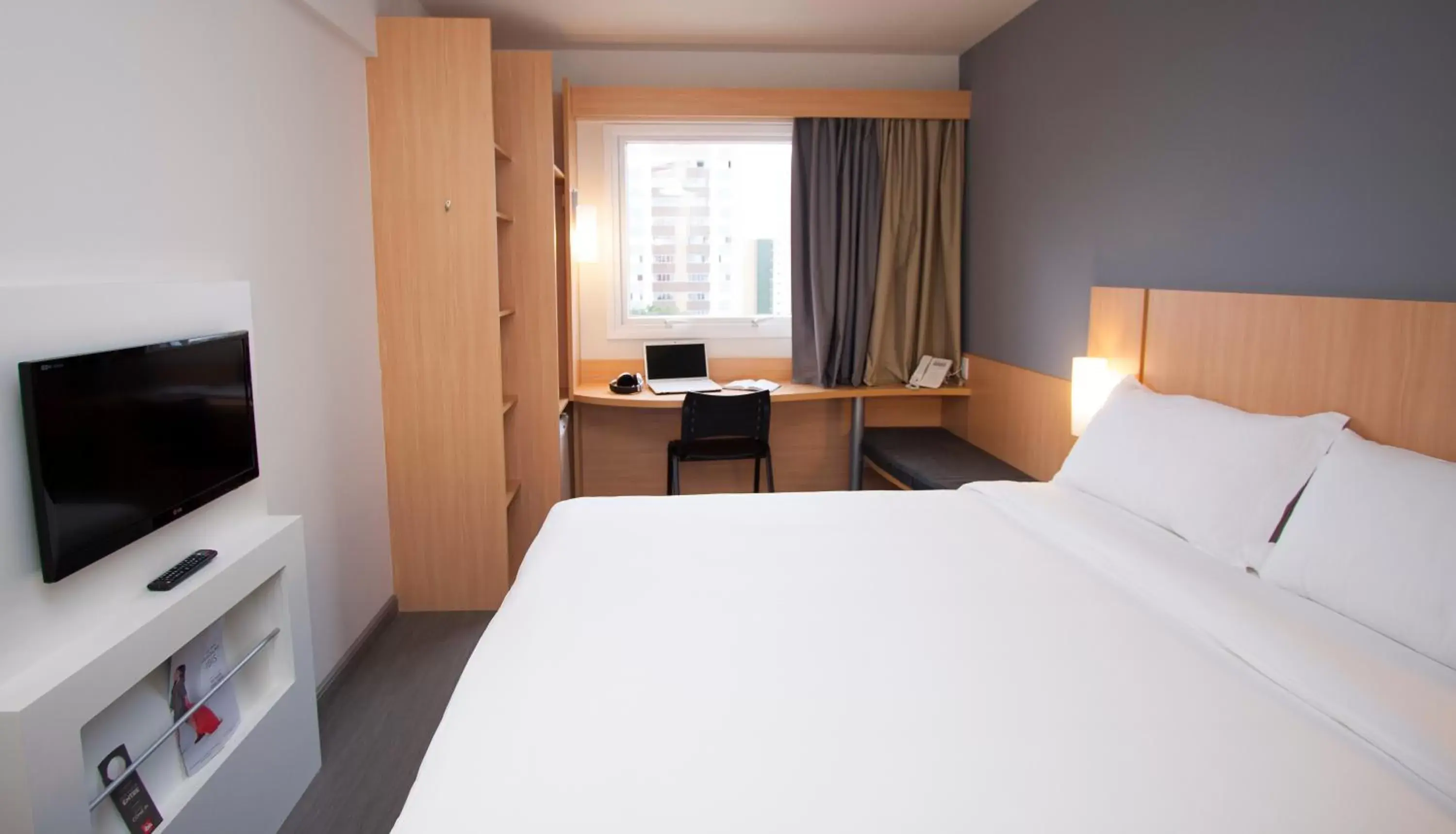 Standard Double Room with Child Bed in ibis Cascavel Standard Double Room with Child Bed in ibis Cascavel