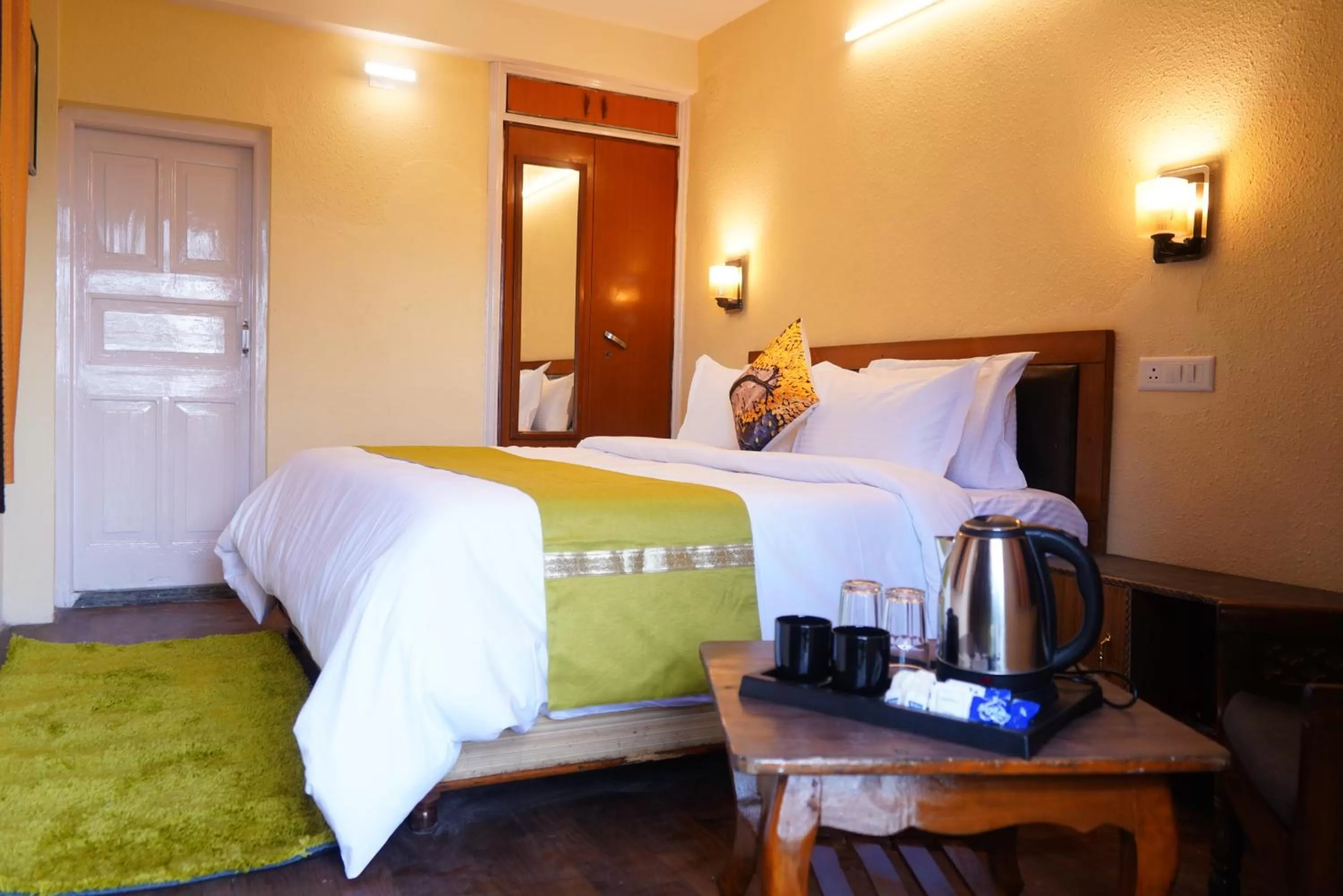 Photo of the whole room in Jakhu Vibes